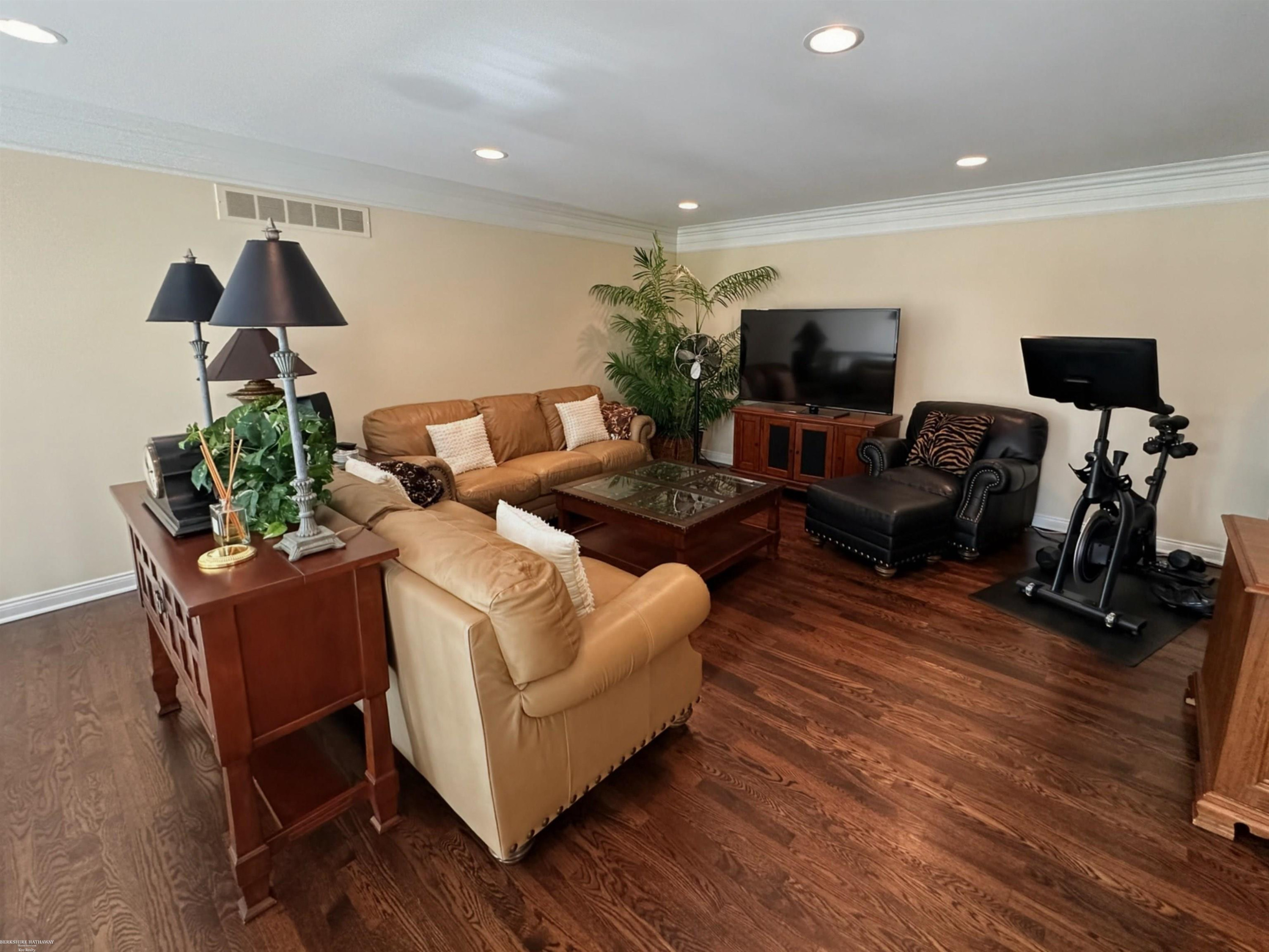 54920 Hennington Court, Shelby Twp, MI 48316 — Photo 38