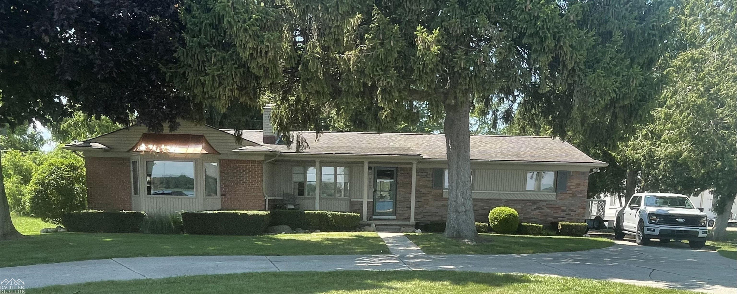 2567 St. Clair River Drive, Algonac, MI 48001