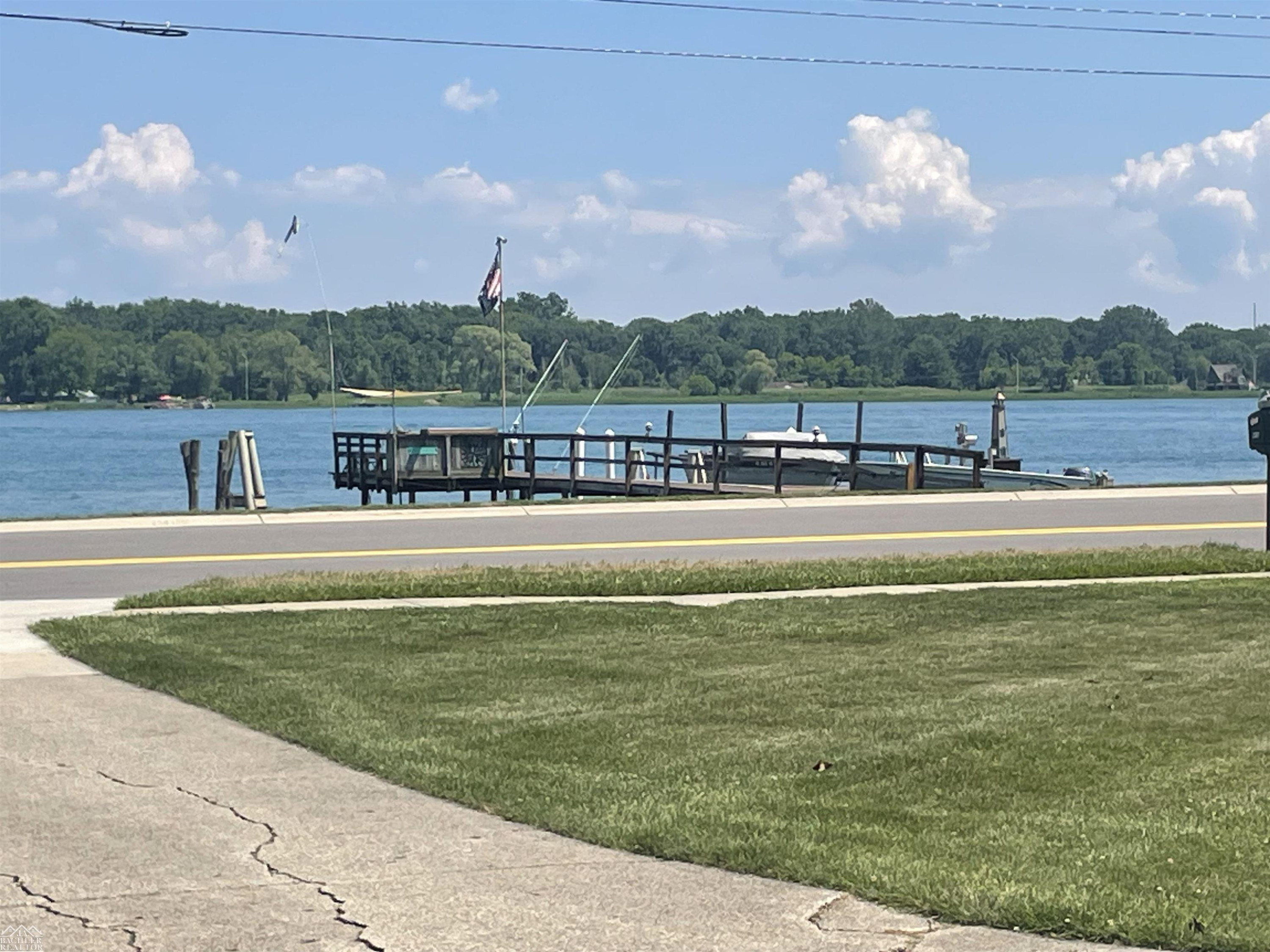 2567 St. Clair River Drive, Algonac, MI 48001 — Photo 4