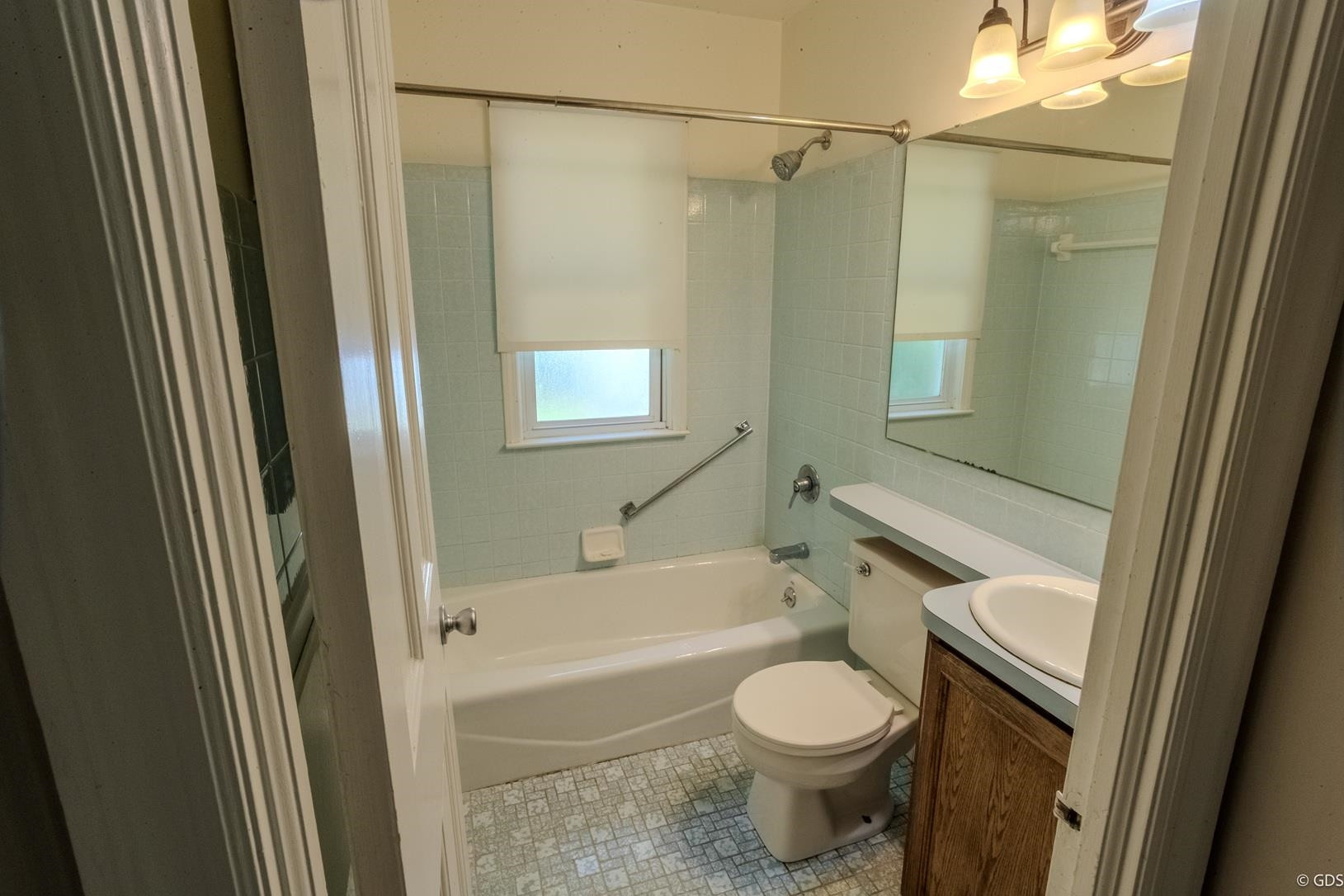 628 Alvord Avenue, Flint, MI 45503 — Photo 2