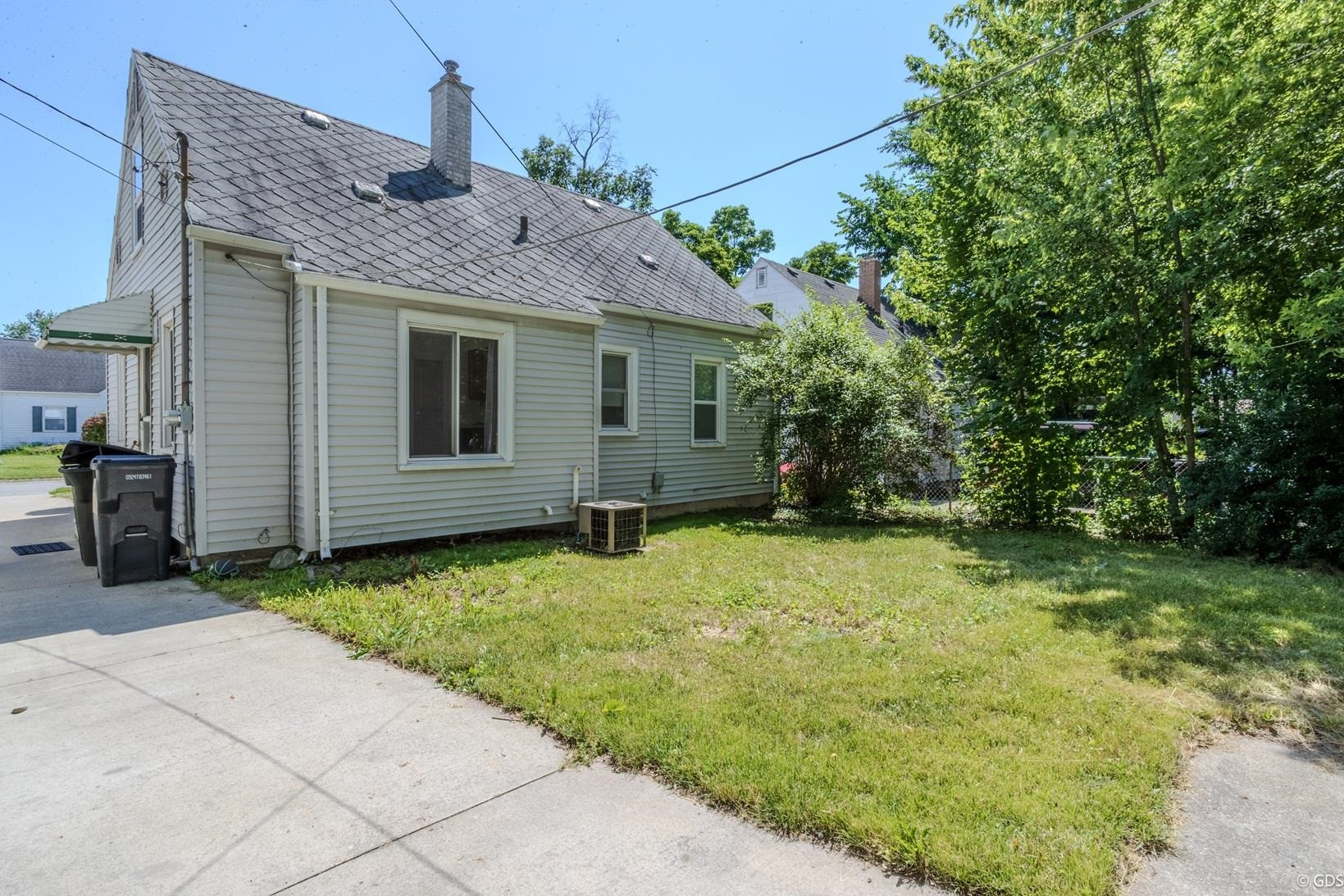 628 Alvord Avenue, Flint, MI 45503 — Photo 23