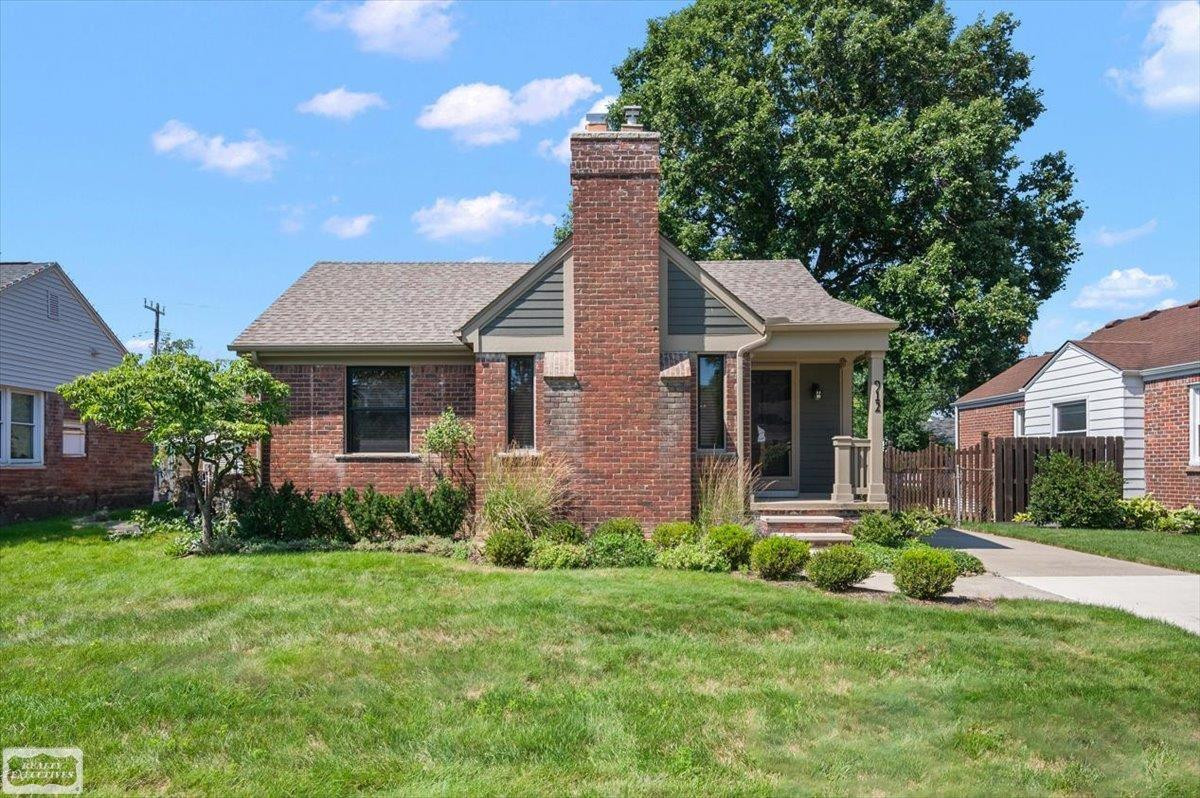 912 Cedar Hill Drive, Royal Oak, MI 48067 — front exterior