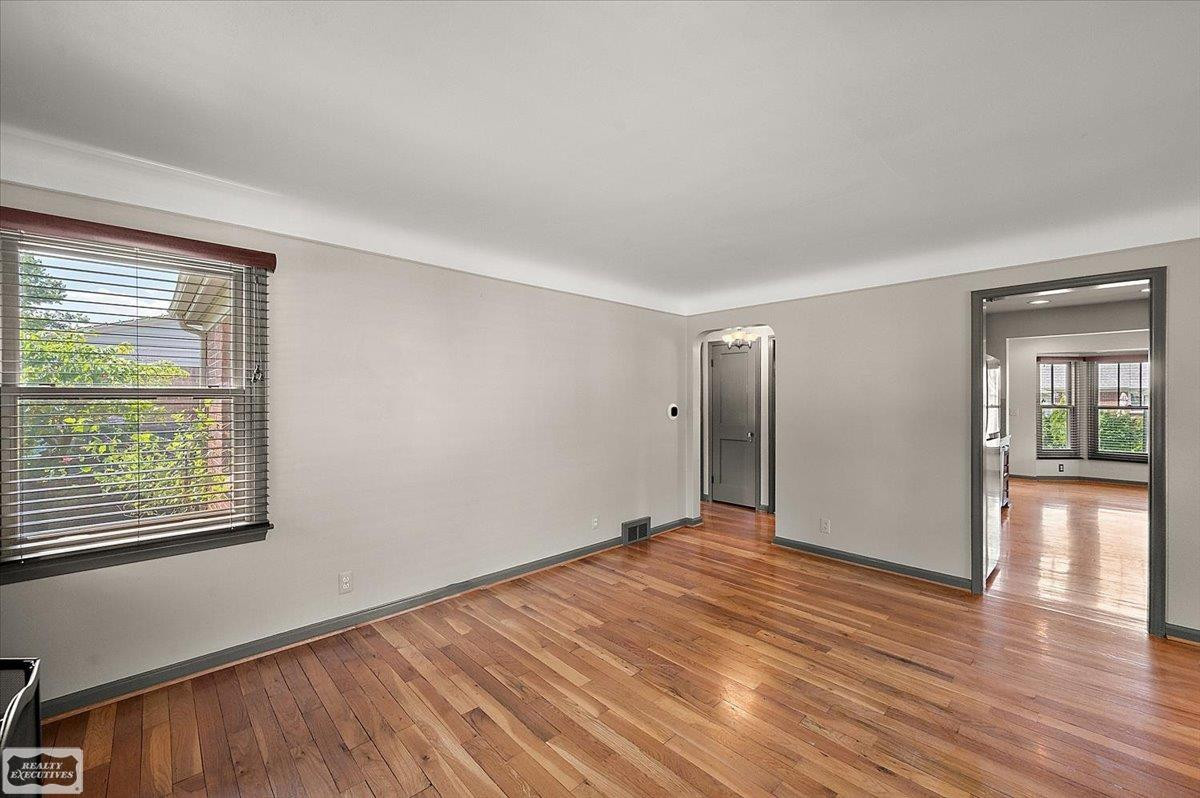 912 Cedar Hill Drive, Royal Oak, MI 48067 — Photo 5