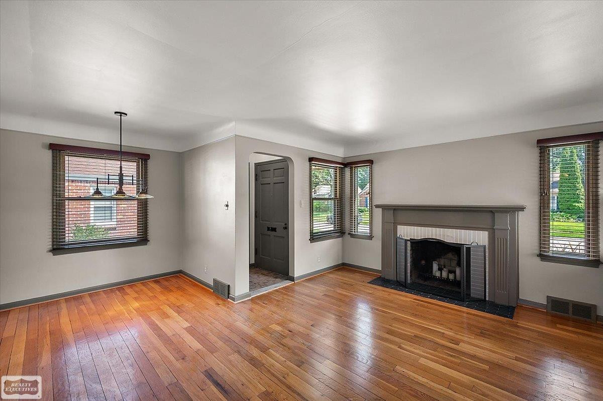 912 Cedar Hill Drive, Royal Oak, MI 48067 — Photo 7
