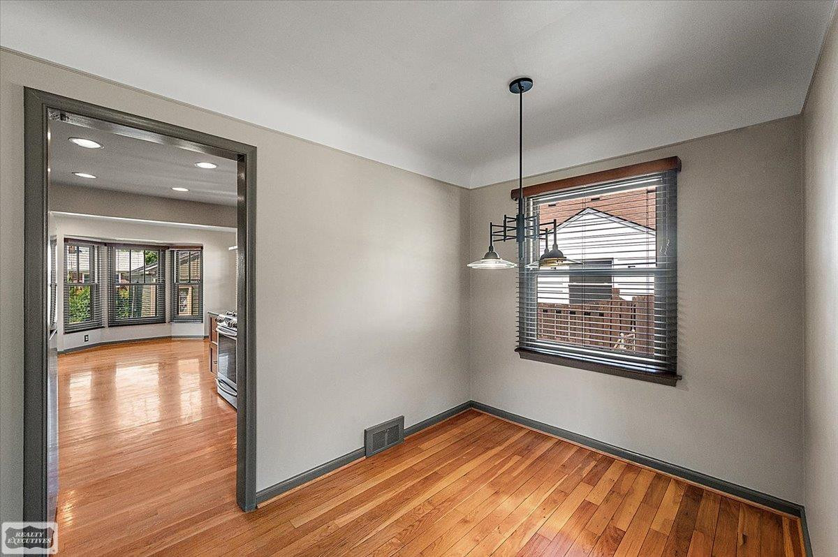 912 Cedar Hill Drive, Royal Oak, MI 48067 — Photo 10