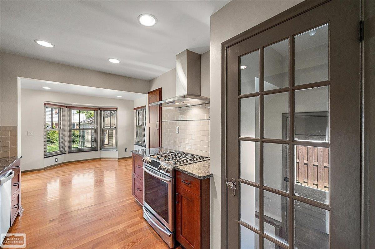 912 Cedar Hill Drive, Royal Oak, MI 48067 — Photo 12