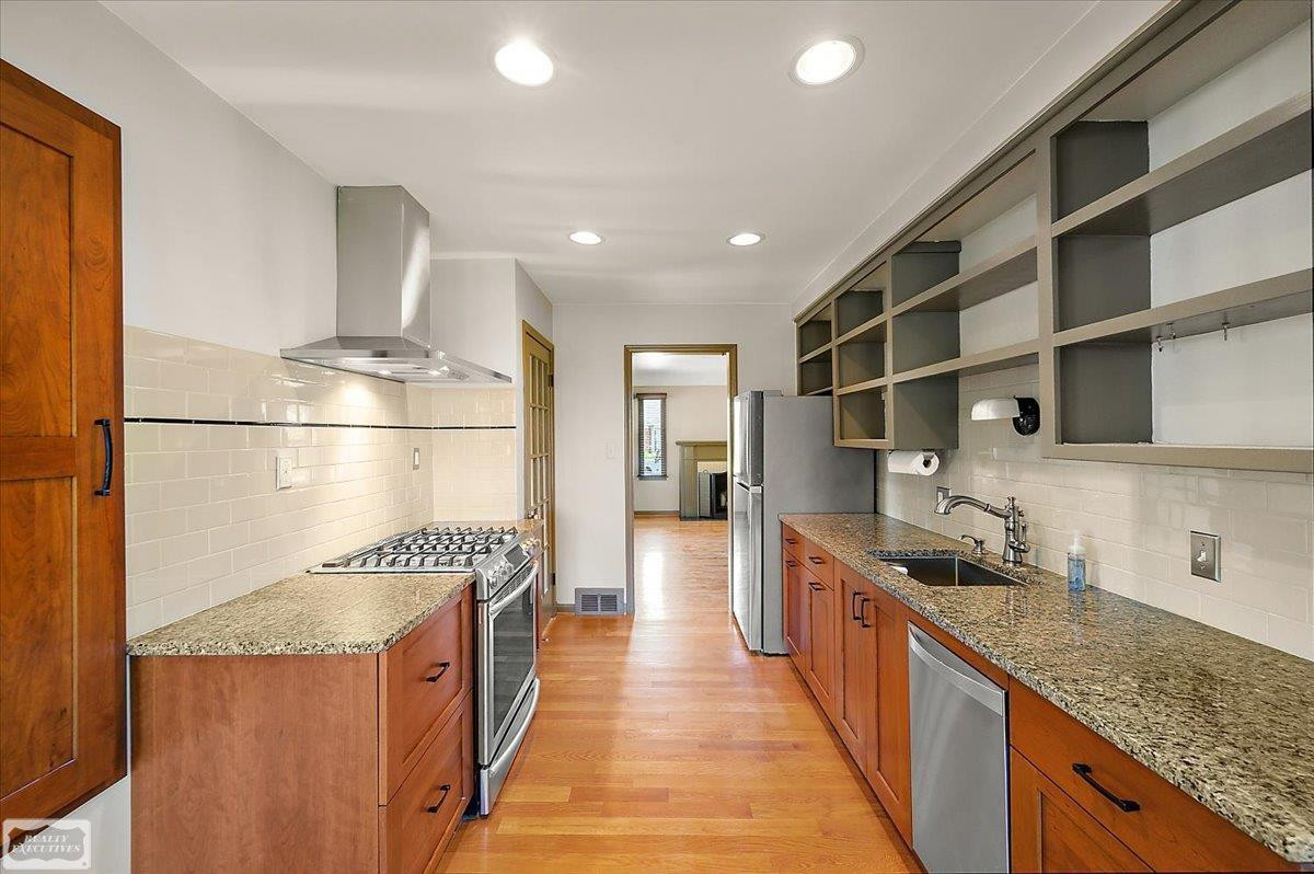 912 Cedar Hill Drive, Royal Oak, MI 48067 — Photo 15