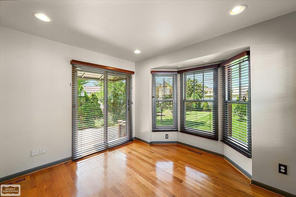 912 Cedar Hill Drive, Royal Oak, MI 48067 — Photo 18