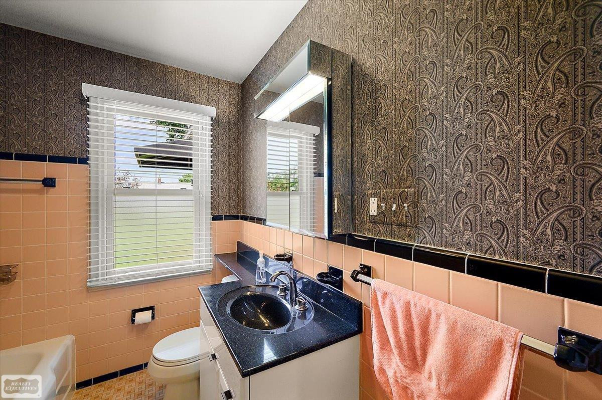 912 Cedar Hill Drive, Royal Oak, MI 48067 — Photo 20