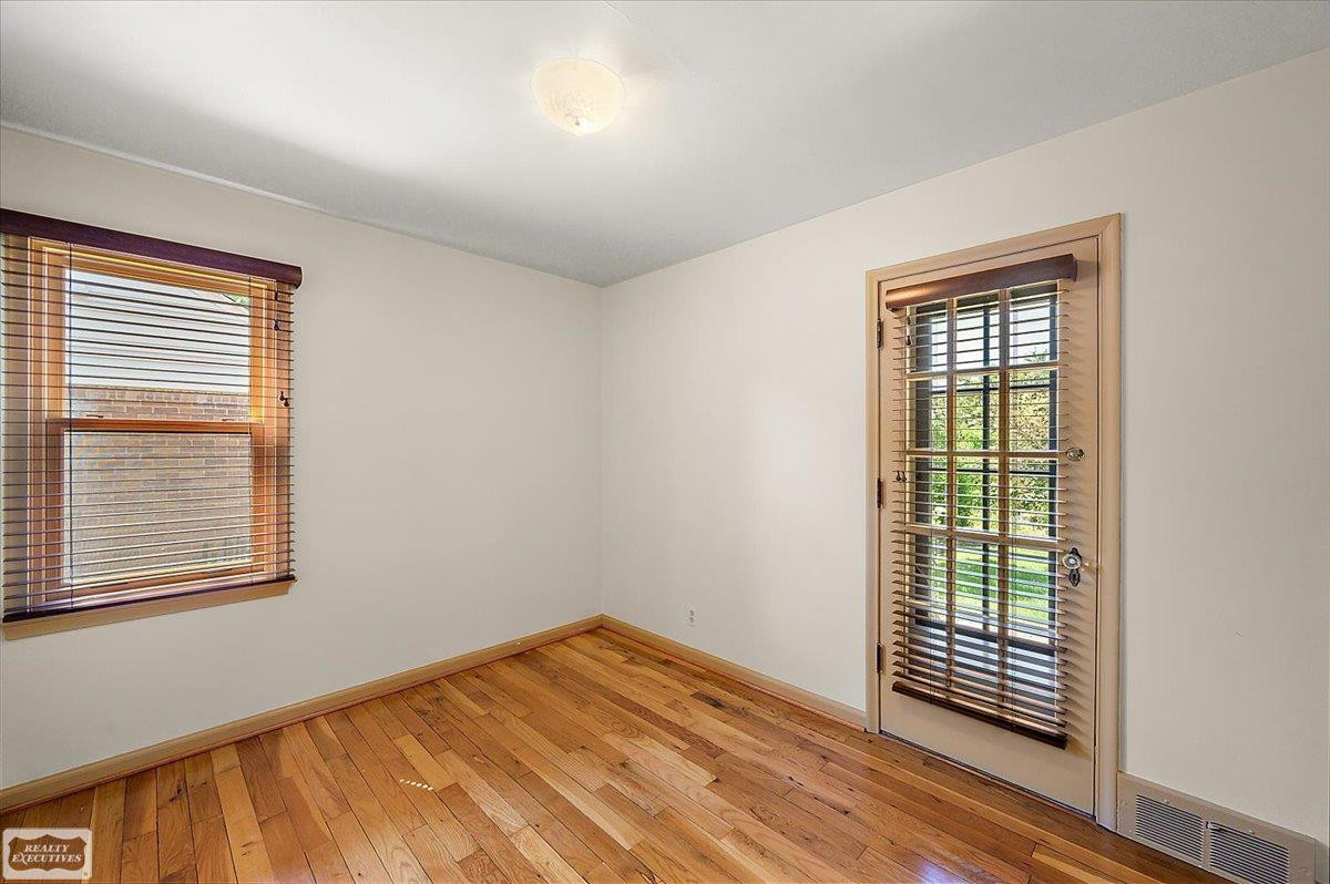 912 Cedar Hill Drive, Royal Oak, MI 48067 — Photo 22