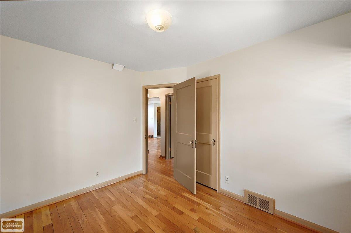 912 Cedar Hill Drive, Royal Oak, MI 48067 — Photo 23