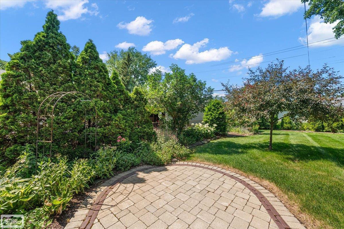 912 Cedar Hill Drive, Royal Oak, MI 48067 — Photo 35