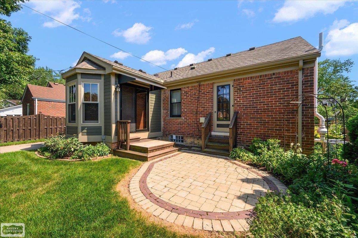 912 Cedar Hill Drive, Royal Oak, MI 48067 — Photo 37