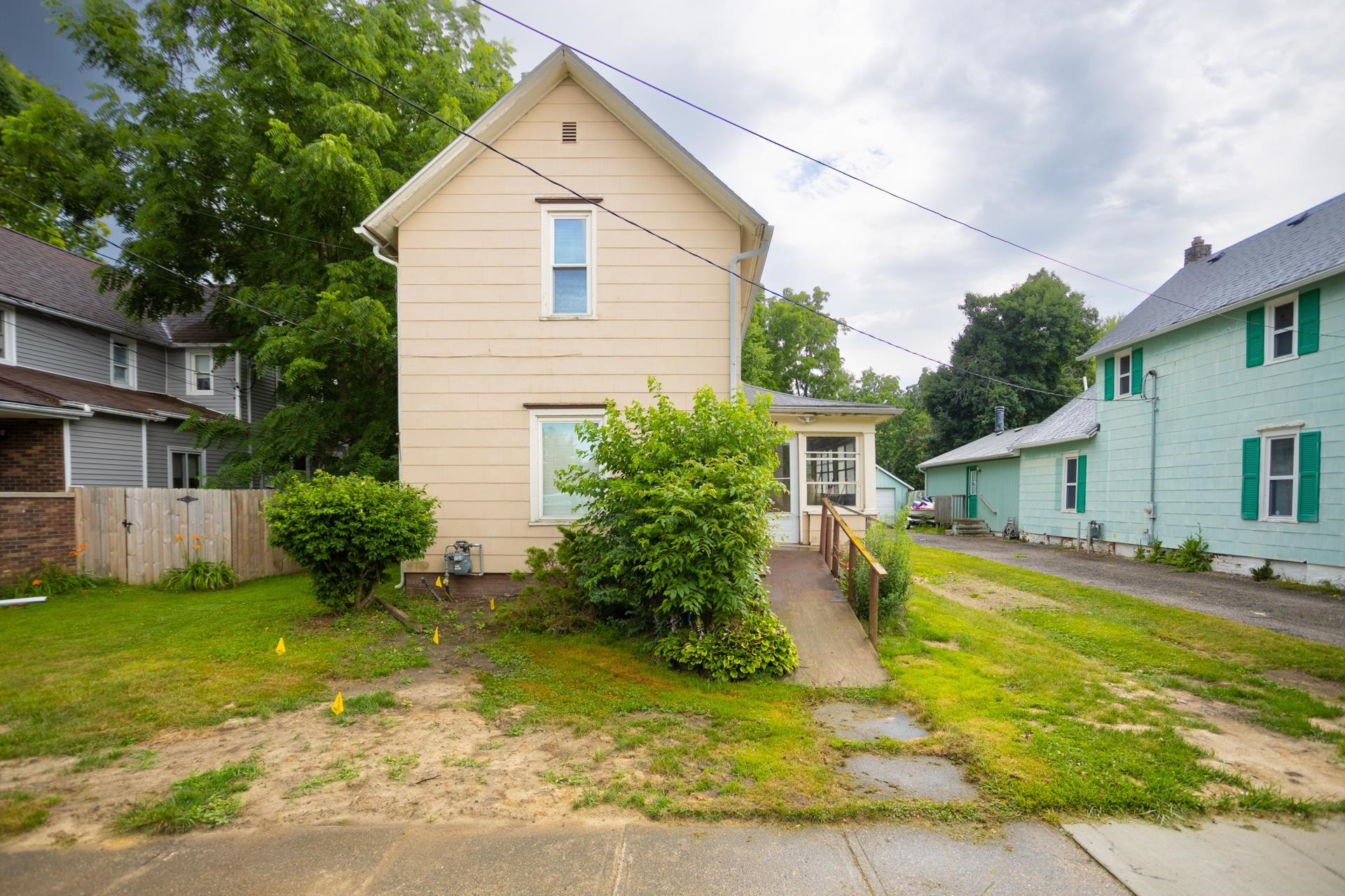 526 E Williams Street, Owosso, MI 48867 — Photo 2