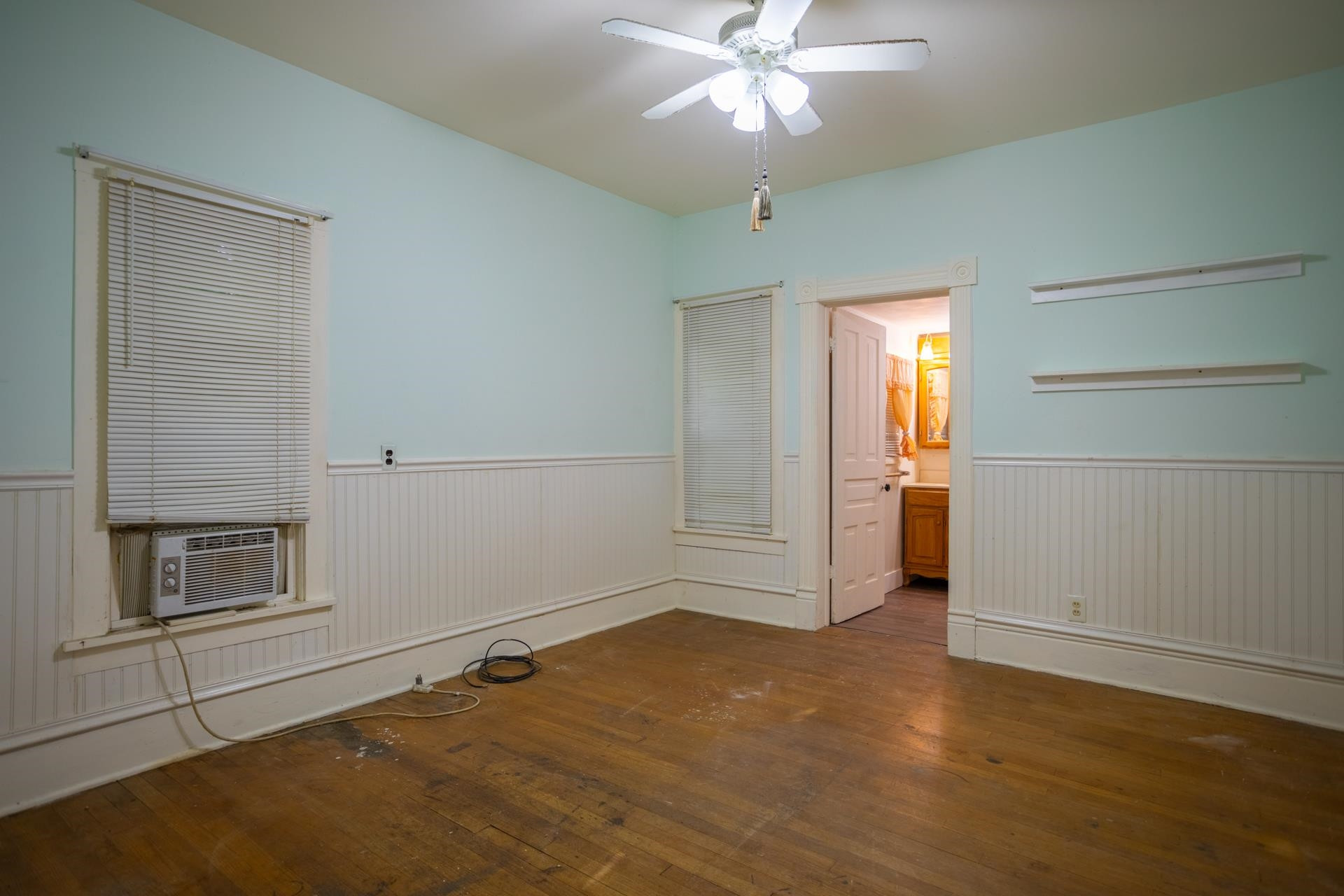 526 E Williams Street, Owosso, MI 48867 — Photo 8