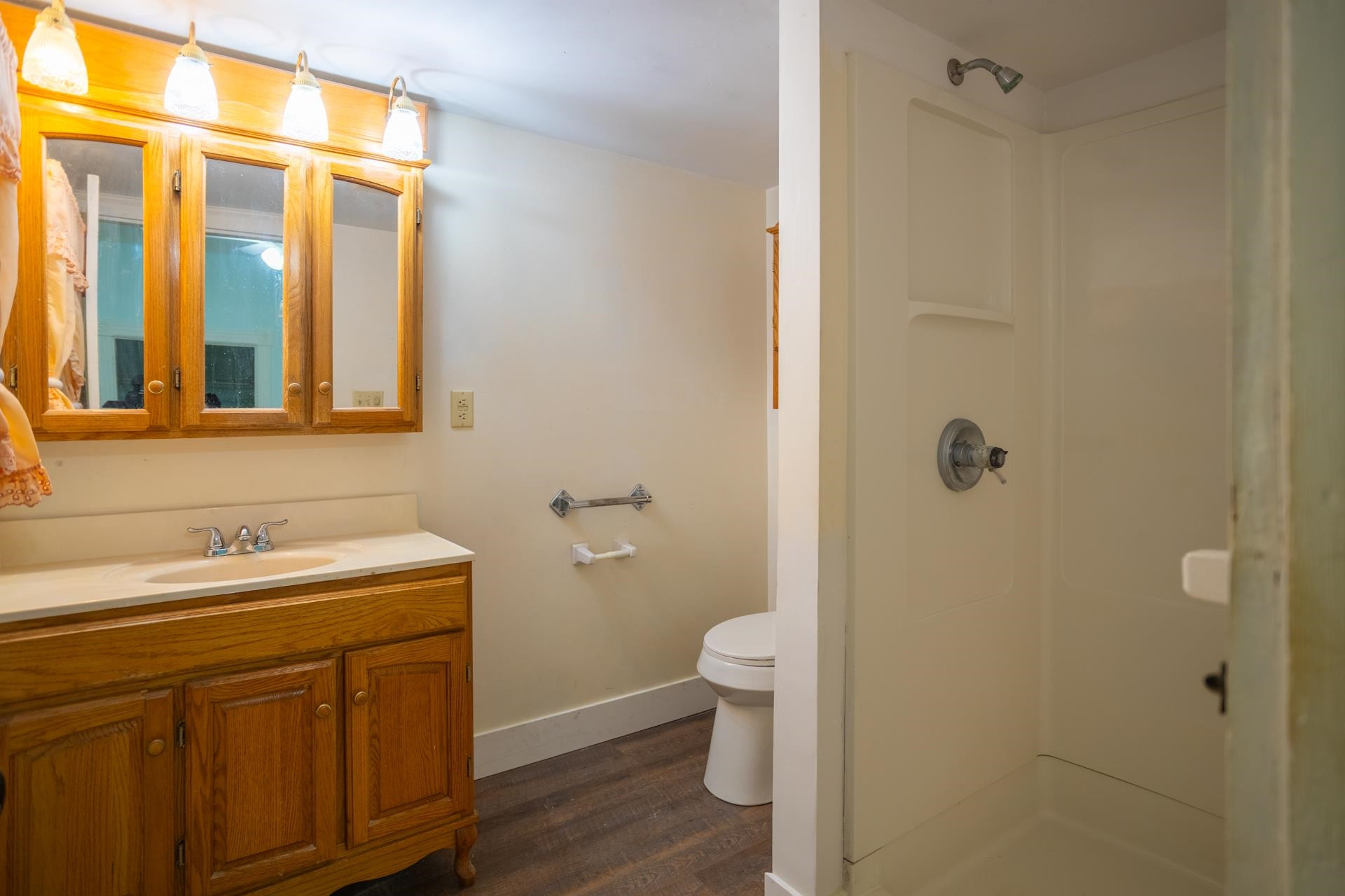 526 E Williams Street, Owosso, MI 48867 — Photo 9