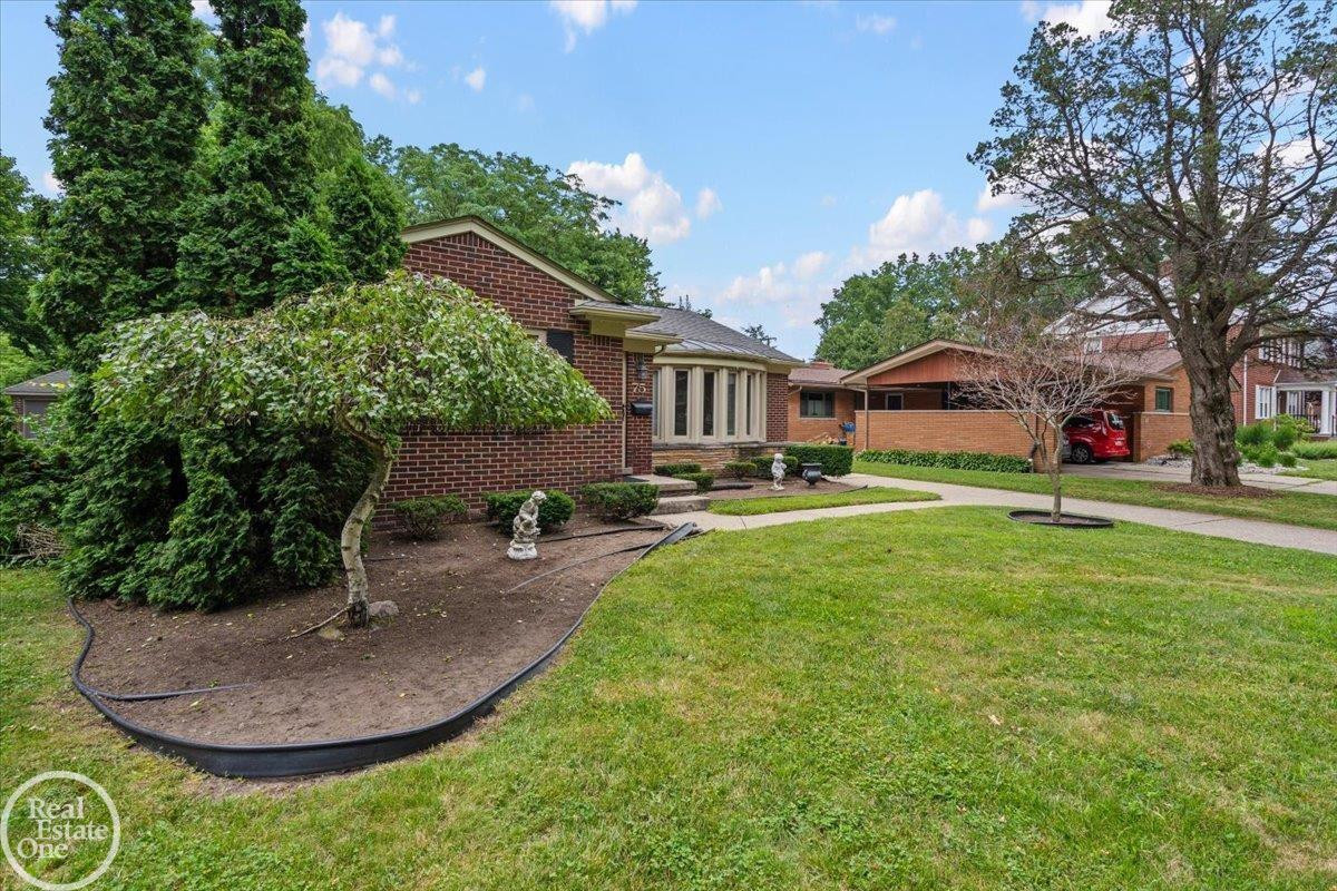 75 Lodewyck Street, Mount Clemens, MI 48043 — Photo 3
