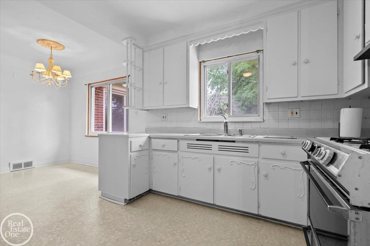 75 Lodewyck Street, Mount Clemens, MI 48043 — Photo 12