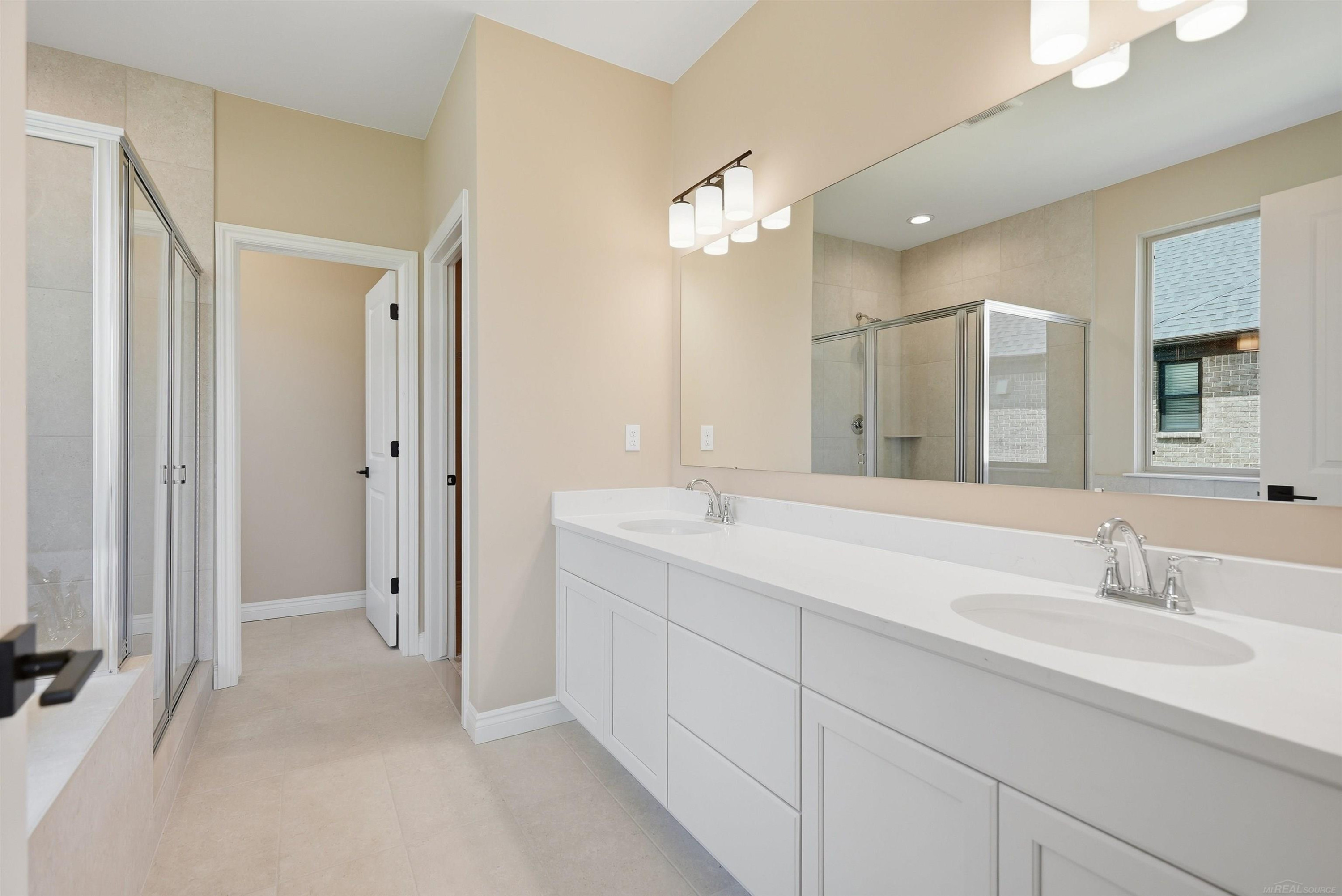 55671 Bay Oaks Court, Shelby Twp, MI 48315 — Photo 34