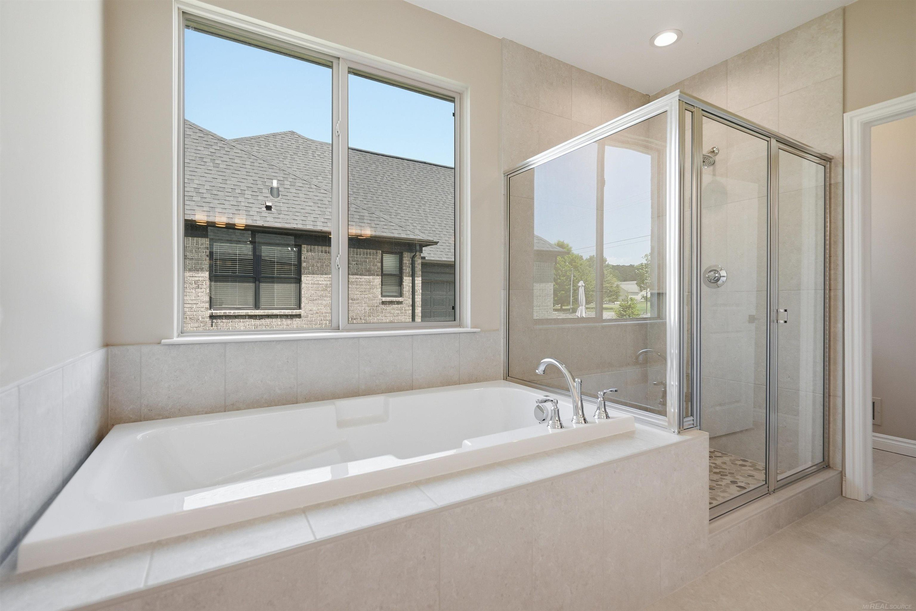 55671 Bay Oaks Court, Shelby Twp, MI 48315 — Photo 35