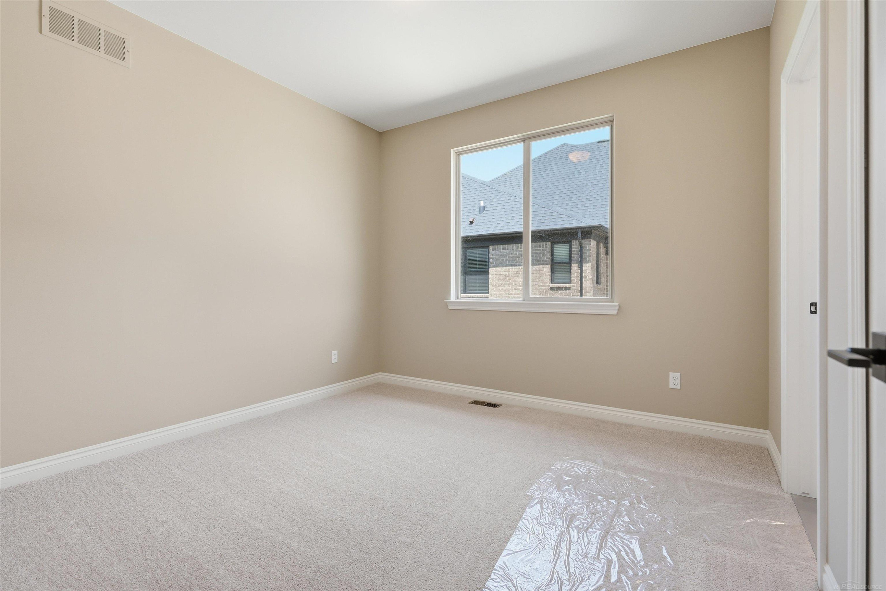 55671 Bay Oaks Court, Shelby Twp, MI 48315 — Photo 39