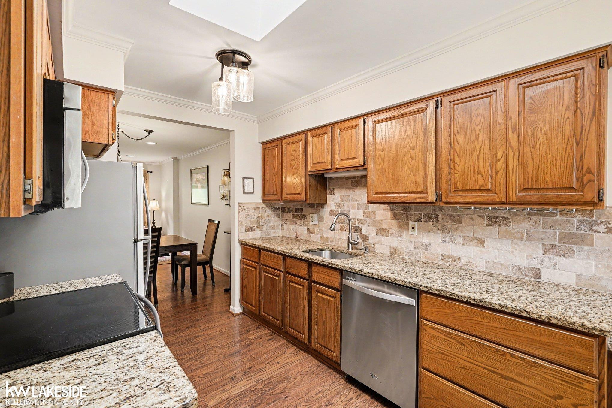 983 Wexford Way, Rochester Hills, MI 48307 — Photo 11