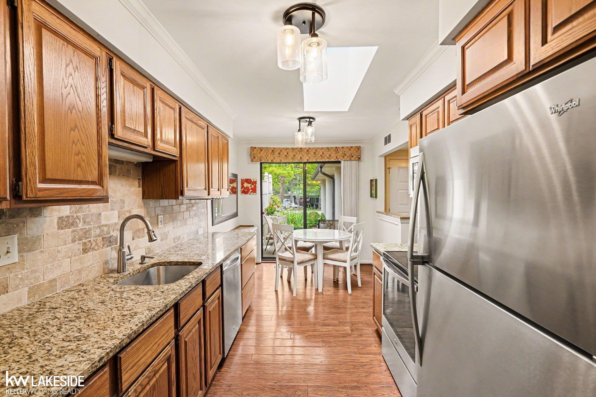 983 Wexford Way, Rochester Hills, MI 48307 — Photo 12
