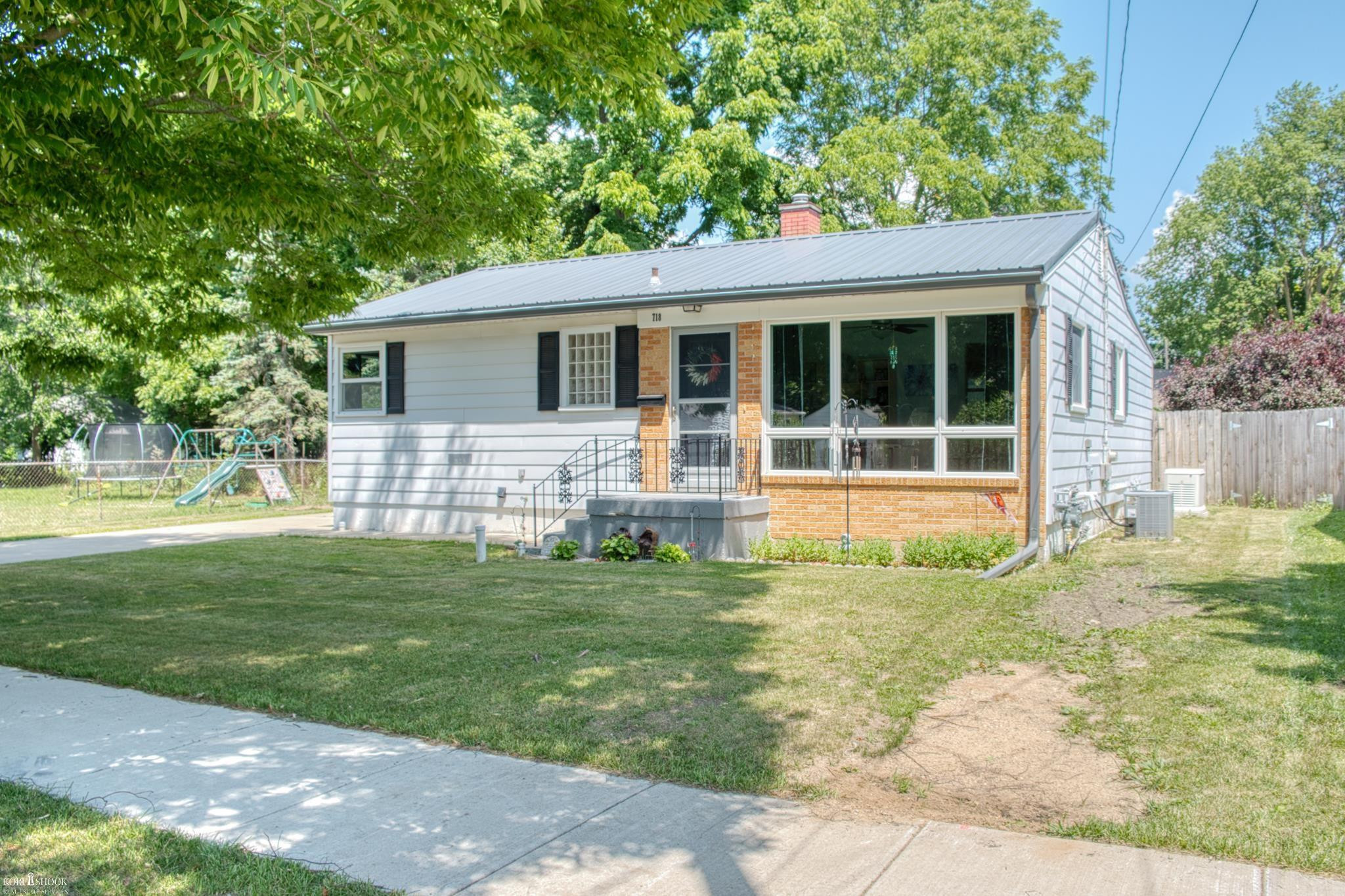 718 Ament Street, Owosso, MI 48867 — Photo 28