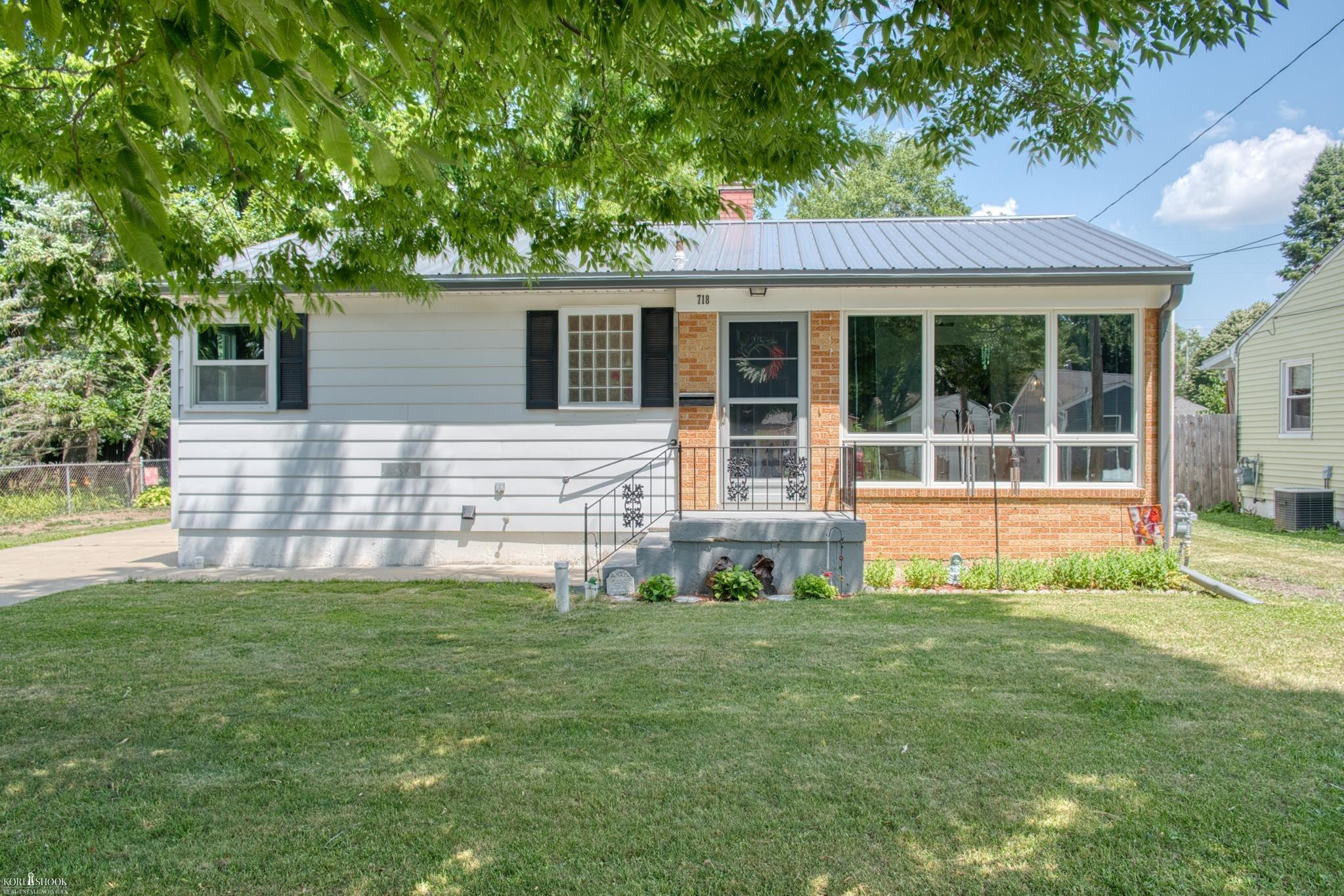 718 Ament Street, Owosso, MI 48867 — Photo 29