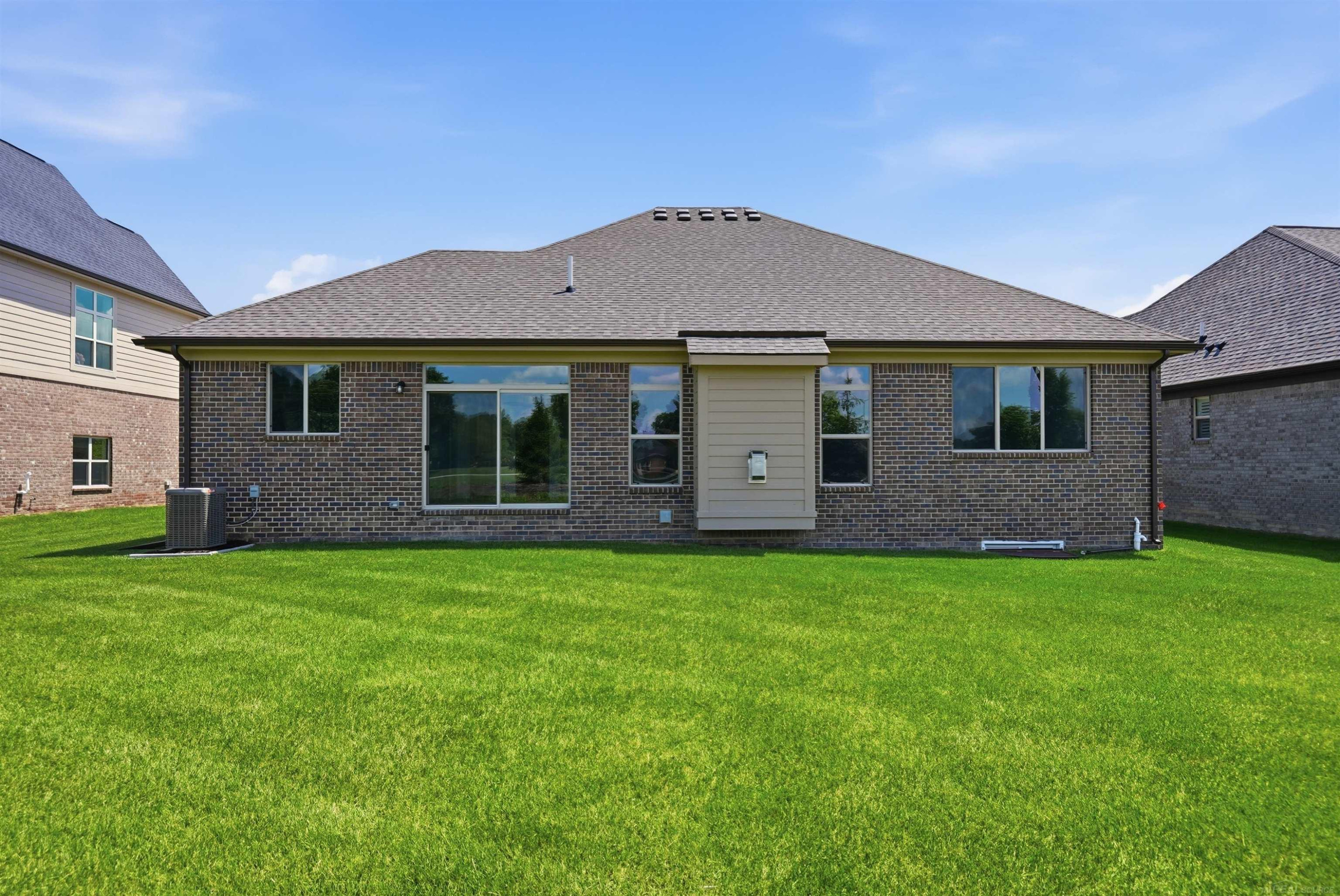 55611 Bay Oaks Court, Shelby Twp, MI 48315 — Photo 4