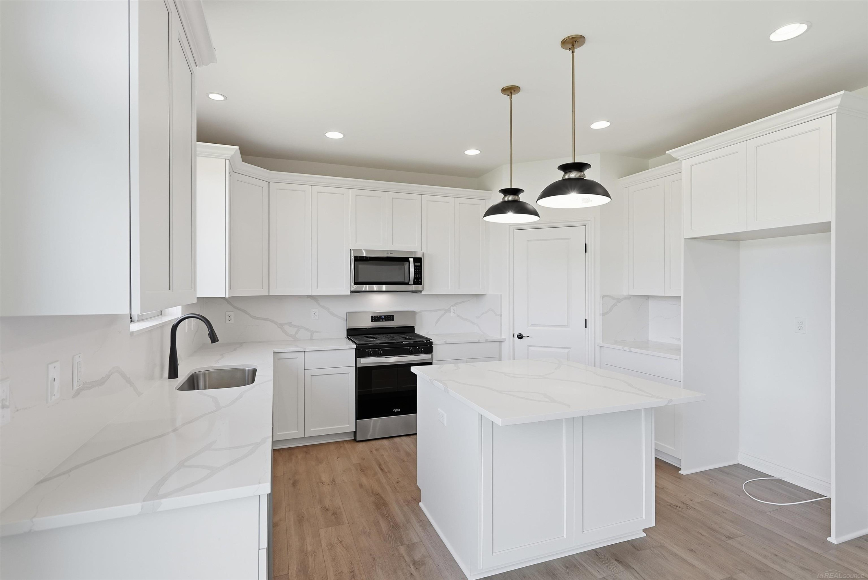 55611 Bay Oaks Court, Shelby Twp, MI 48315 — Photo 23