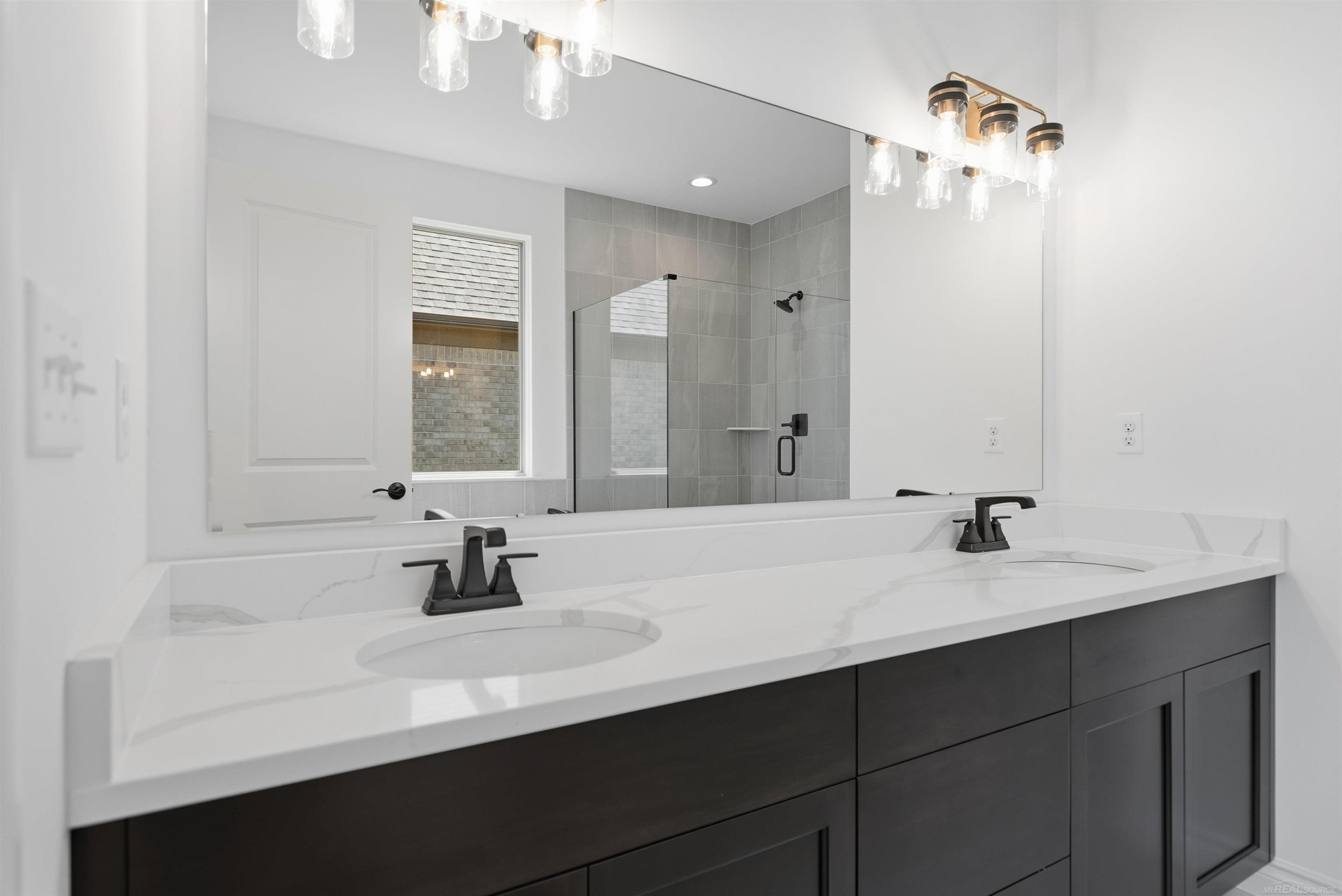 55611 Bay Oaks Court, Shelby Twp, MI 48315 — Photo 33