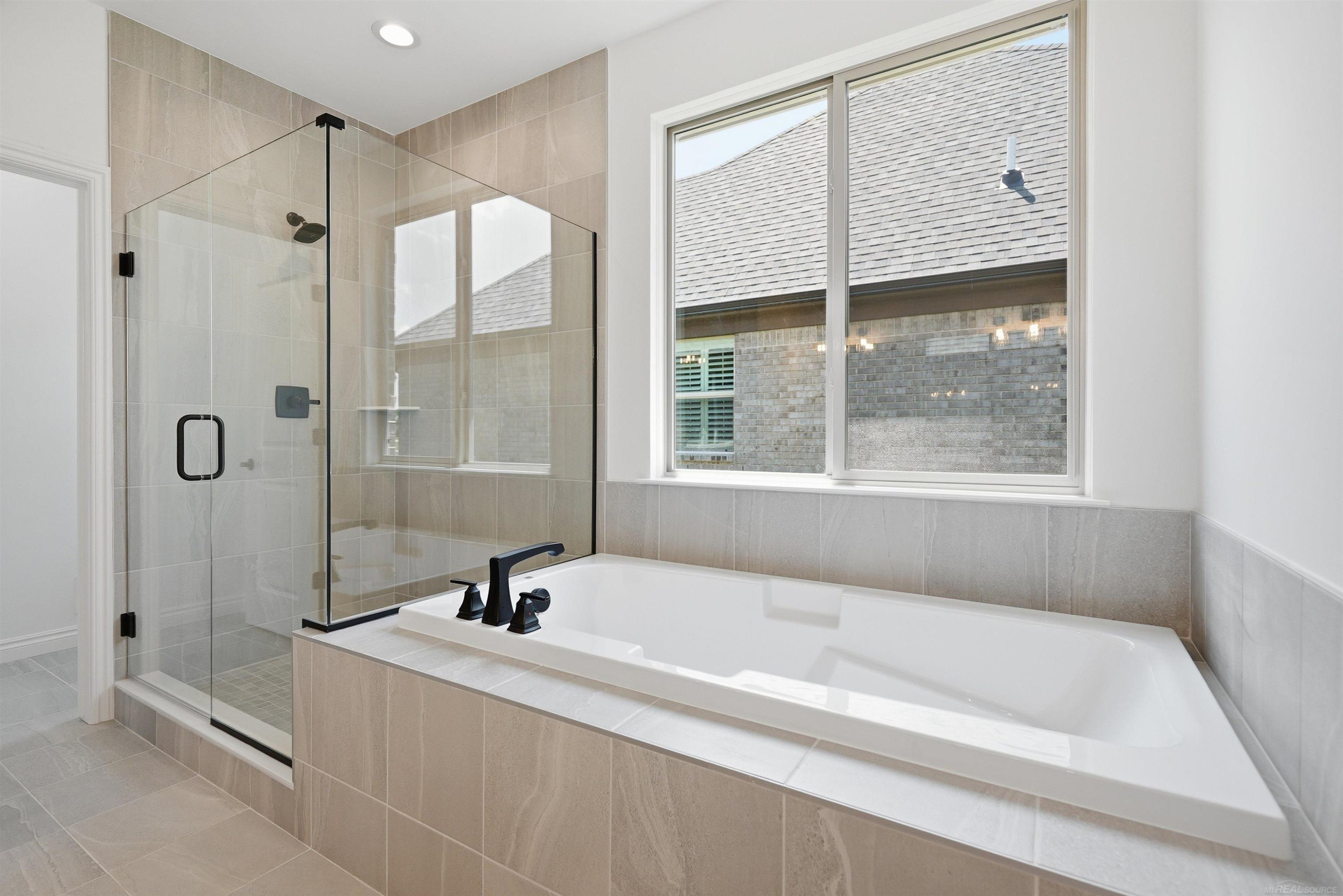 55611 Bay Oaks Court, Shelby Twp, MI 48315 — Photo 34