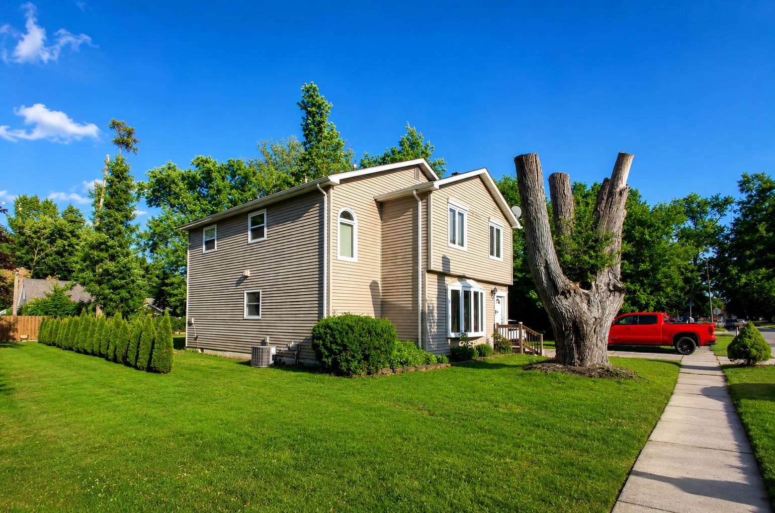 21812 Albion Avenue, Farmington Hills, MI 48336