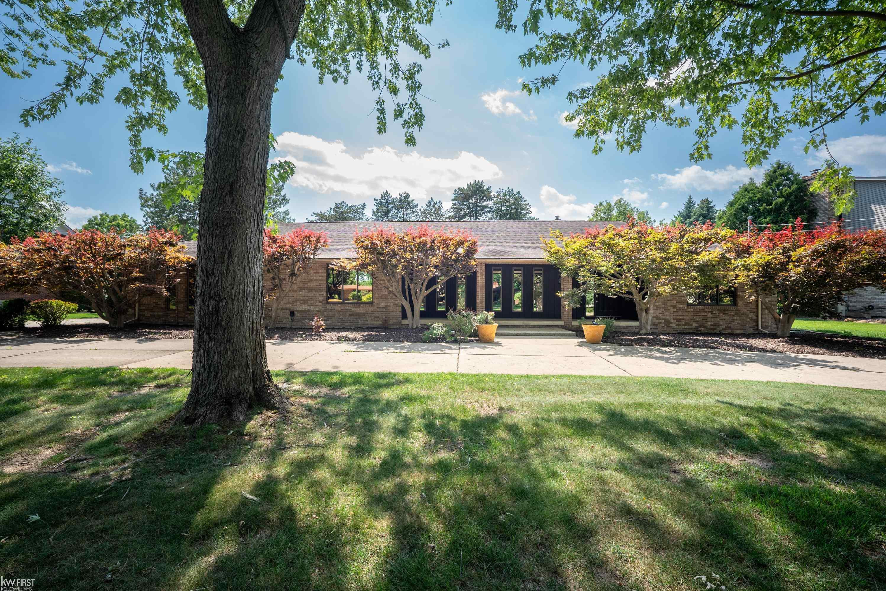 9394 Oakmont Oakmont Drive, Grand Blanc, MI 48439 — Photo 2