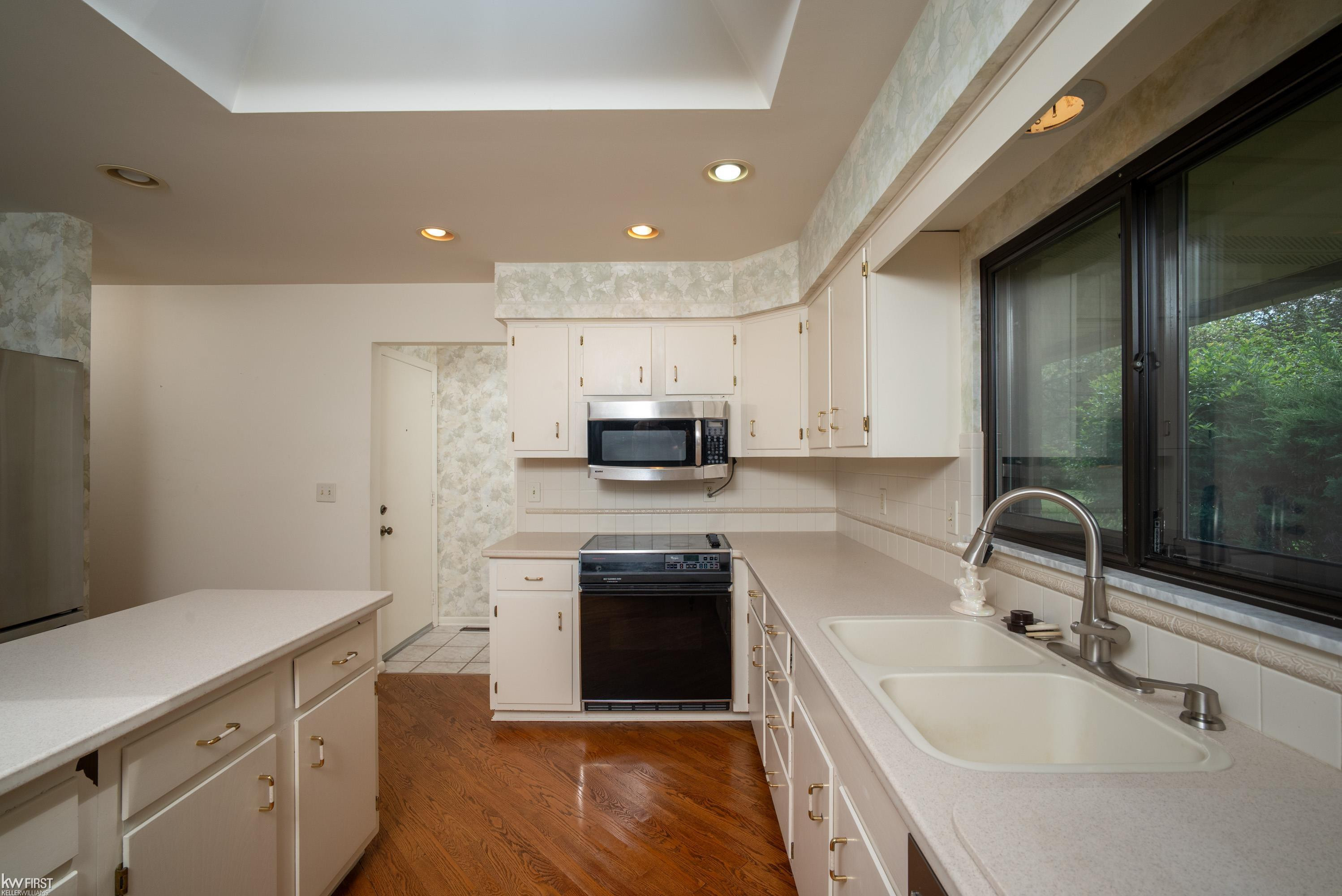 9394 Oakmont Oakmont Drive, Grand Blanc, MI 48439 — Photo 12