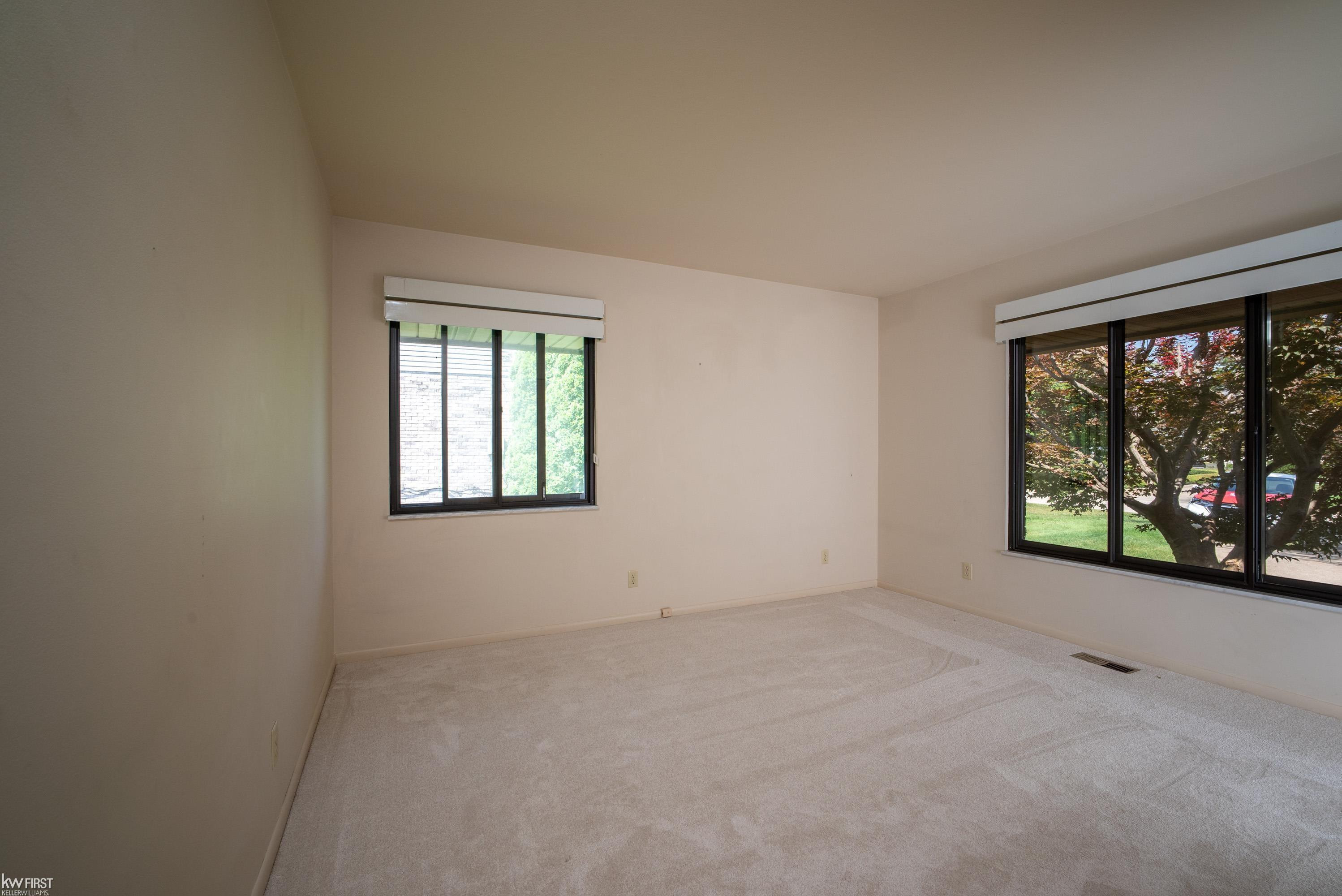 9394 Oakmont Oakmont Drive, Grand Blanc, MI 48439 — Photo 17