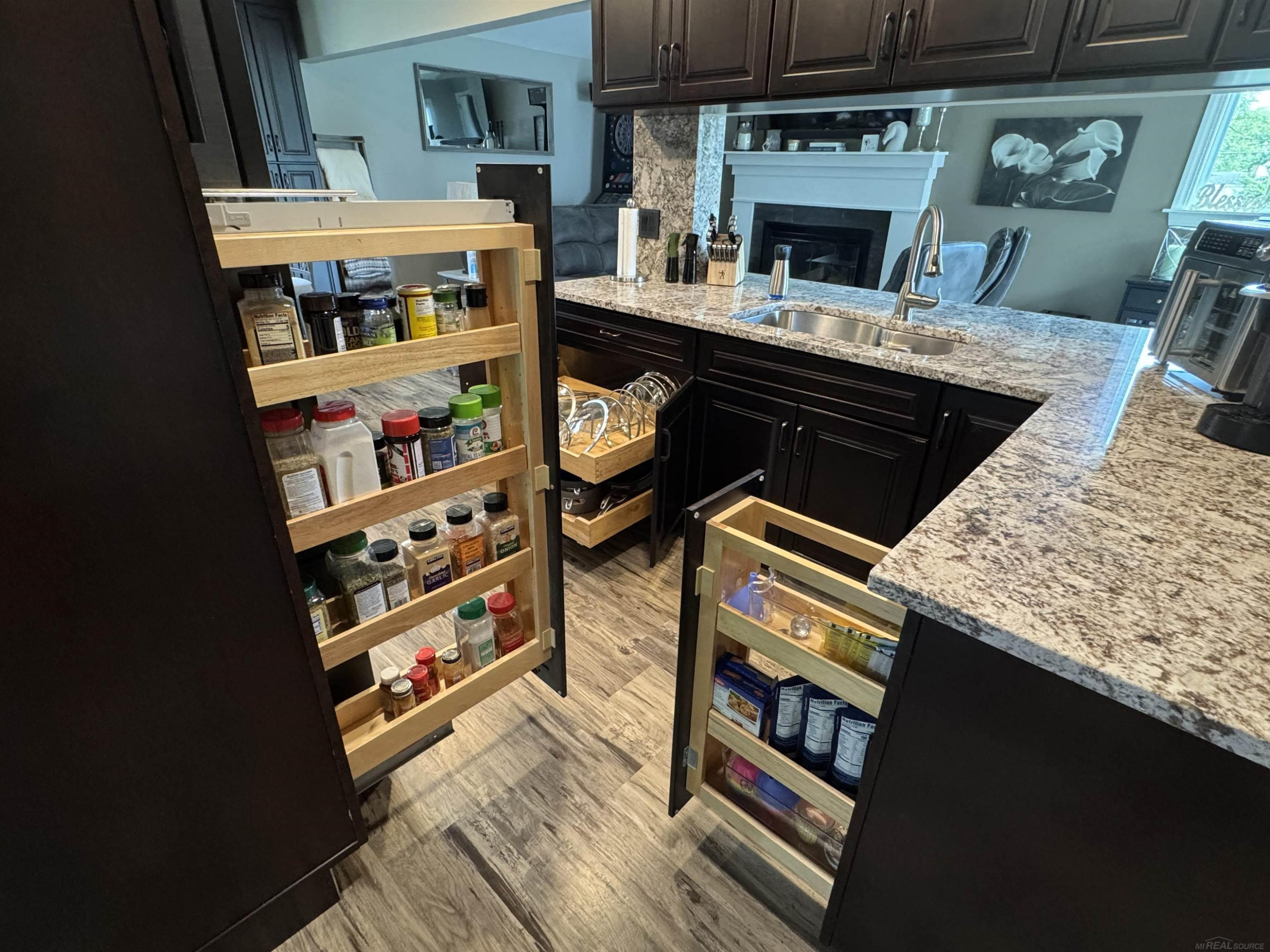 48064 Mallard Drive, MI 48047 — Photo 9