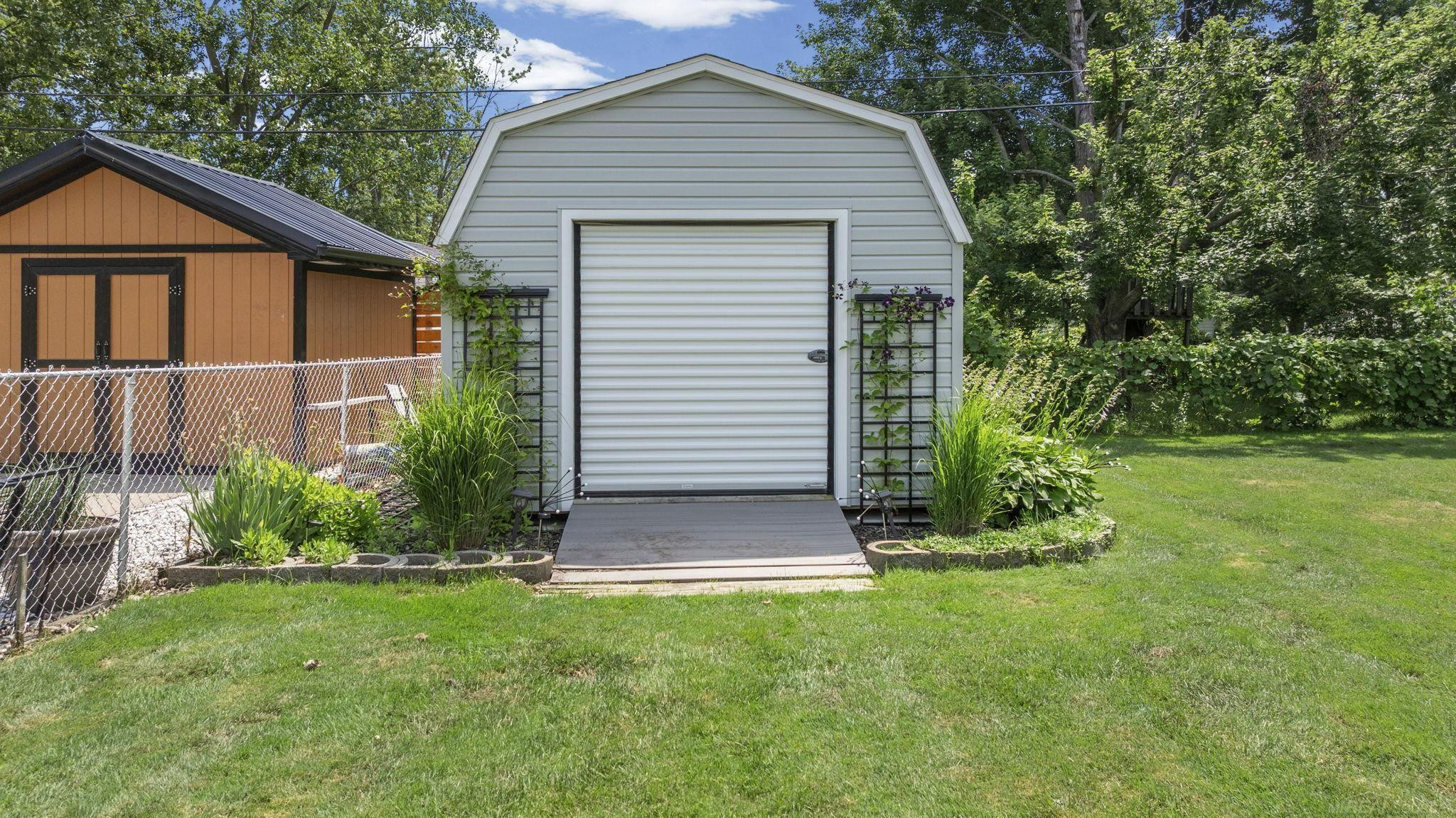48064 Mallard Drive, MI 48047 — Photo 41