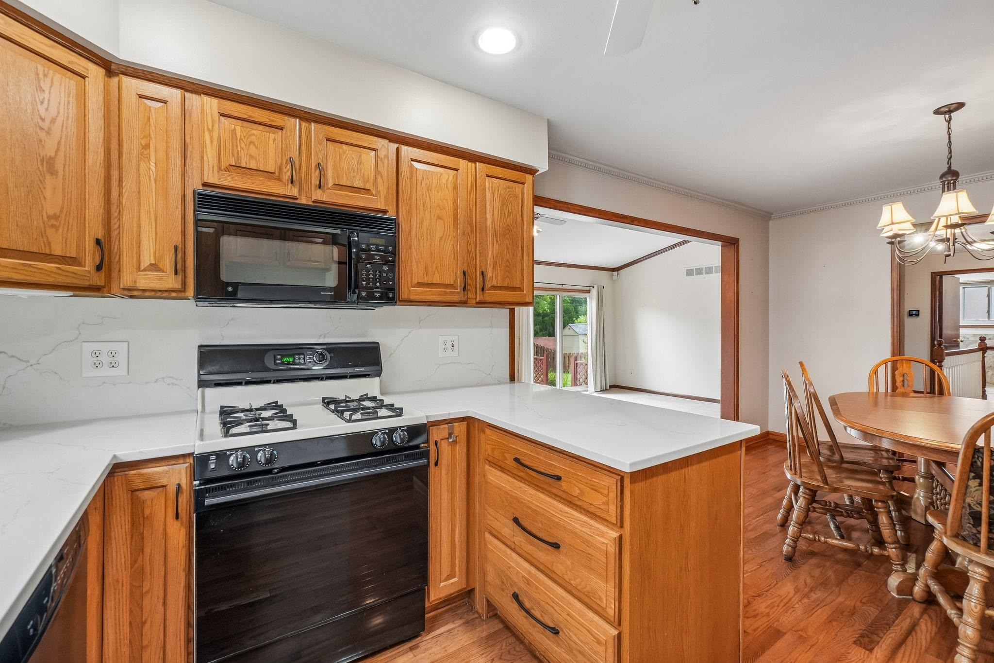 42140 Royal Lane, Clinton Twp, MI 48038 — Photo 12