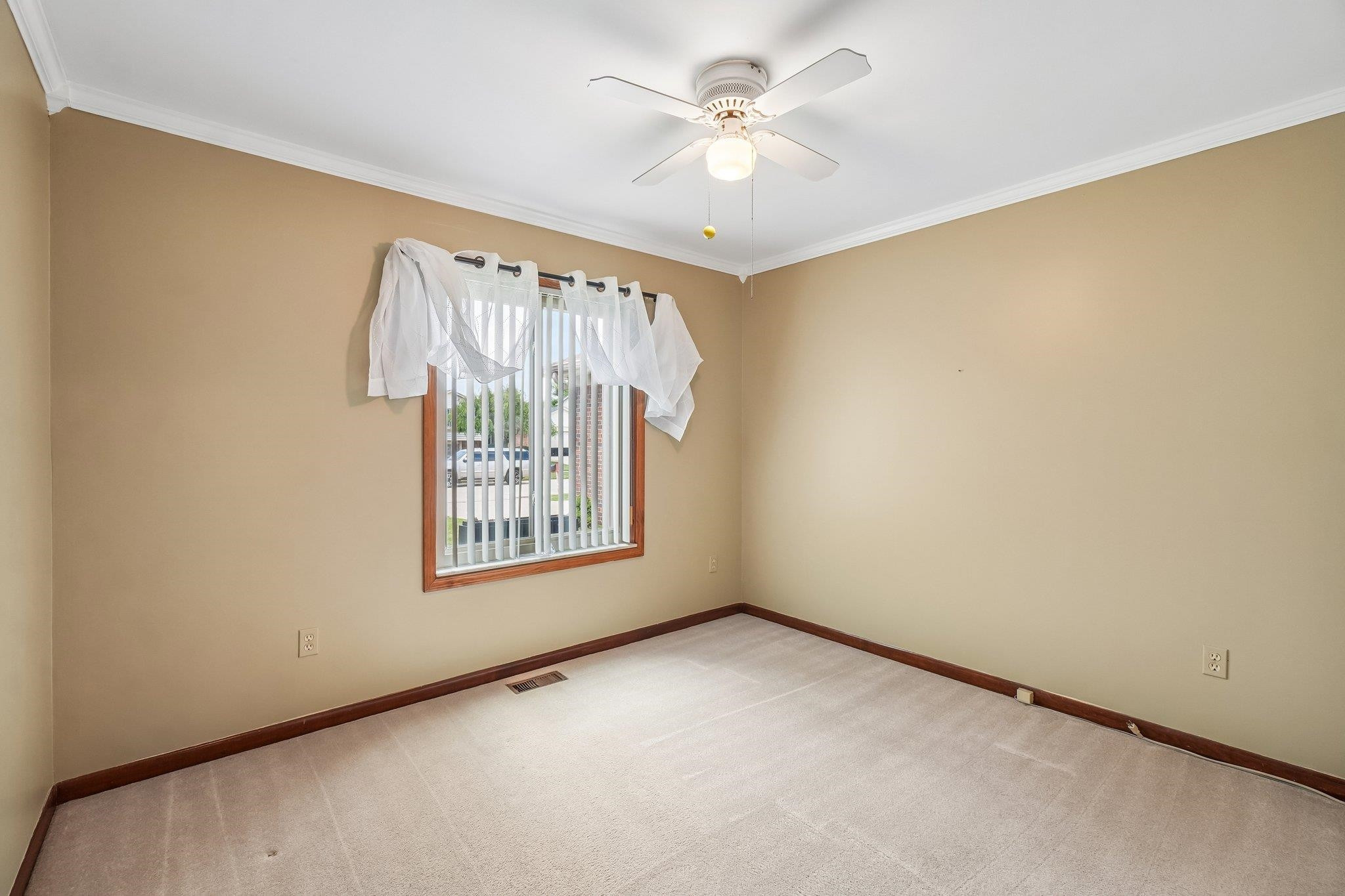 42140 Royal Lane, Clinton Twp, MI 48038 — Photo 18