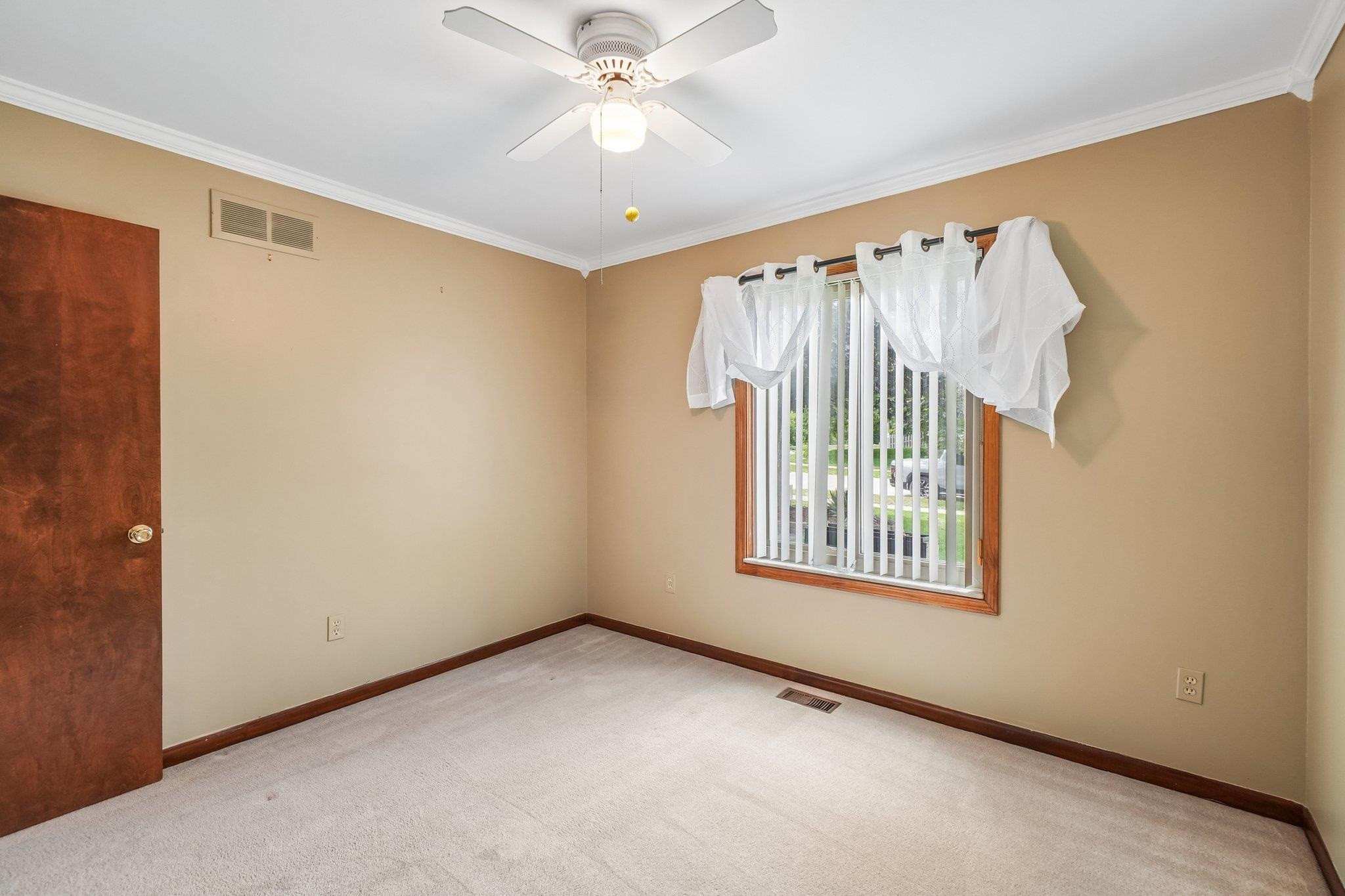 42140 Royal Lane, Clinton Twp, MI 48038 — Photo 20