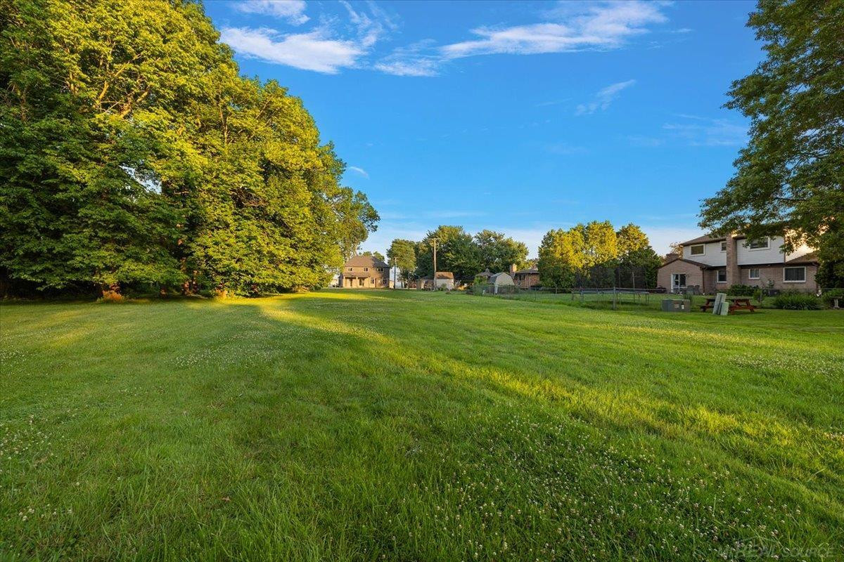 49309 Bayshore Drive, MI 48047 — Photo 5