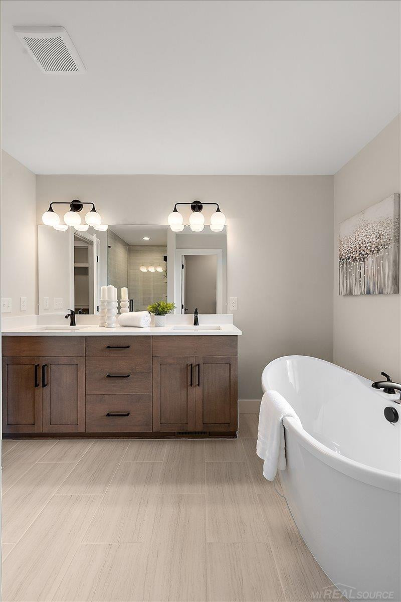 49309 Bayshore Drive, MI 48047 — Photo 37