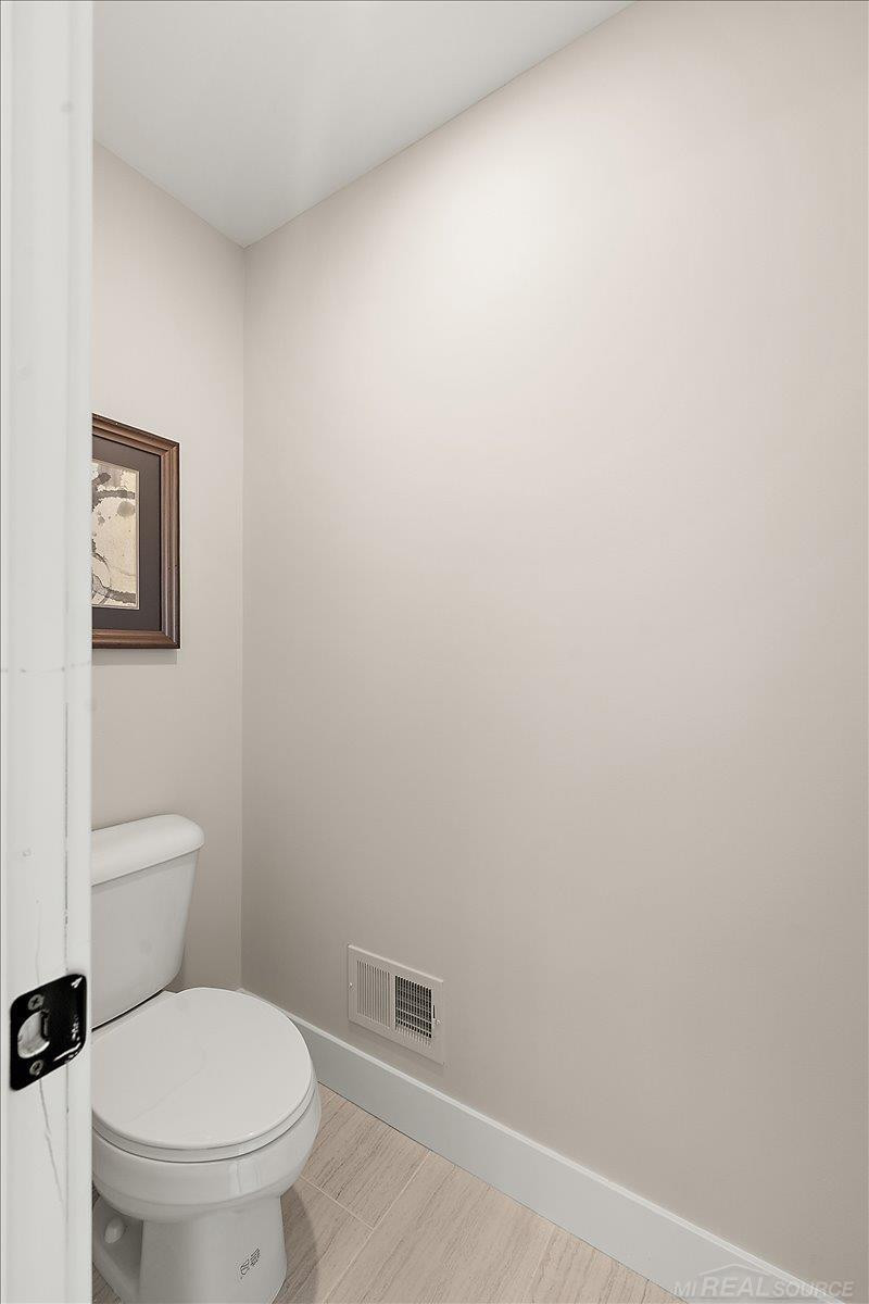 49309 Bayshore Drive, MI 48047 — Photo 38