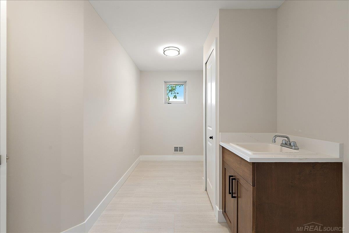 49309 Bayshore Drive, MI 48047 — Photo 53