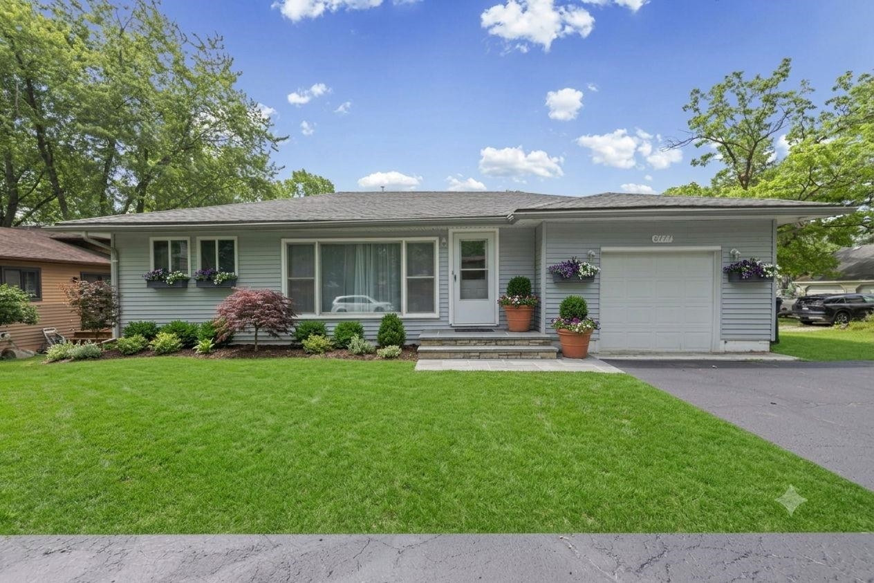 6777 Dandison Boulevard, West Bloomfield, MI 48324 — Photo 2