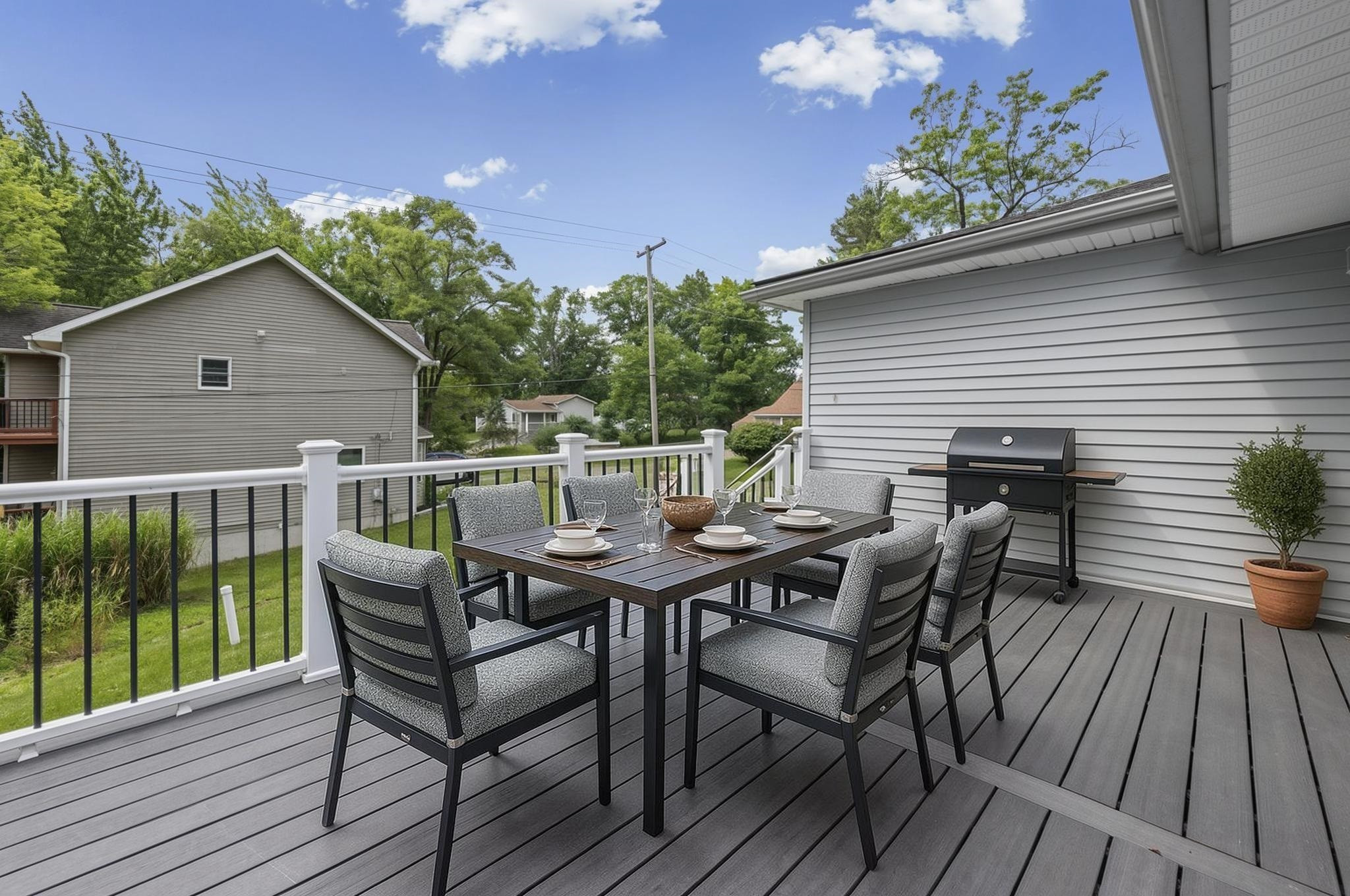 6777 Dandison Boulevard, West Bloomfield, MI 48324 — Photo 37