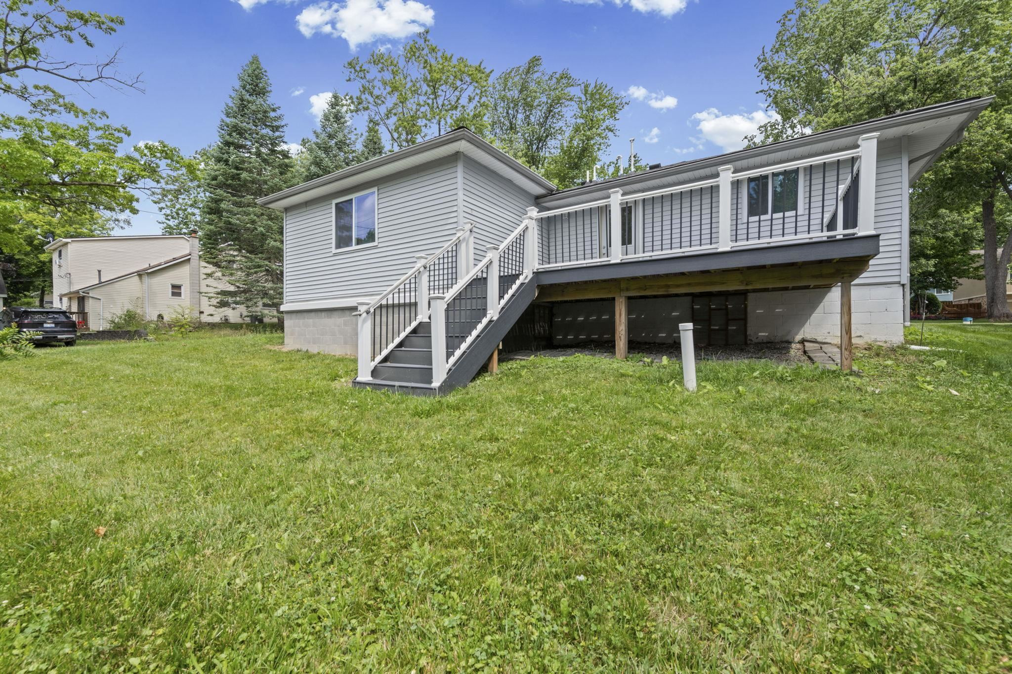 6777 Dandison Boulevard, West Bloomfield, MI 48324 — Photo 40