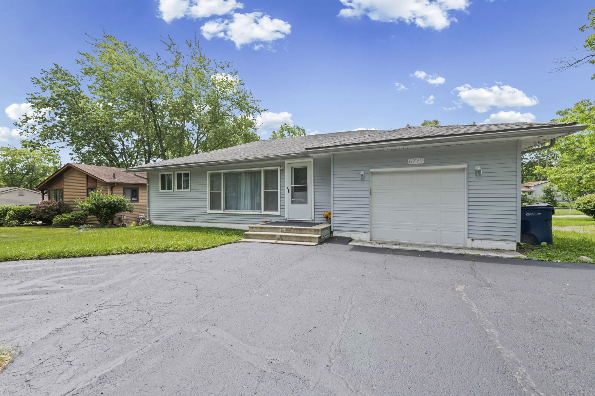 6777 Dandison Boulevard, West Bloomfield, MI 48324 — Photo 41